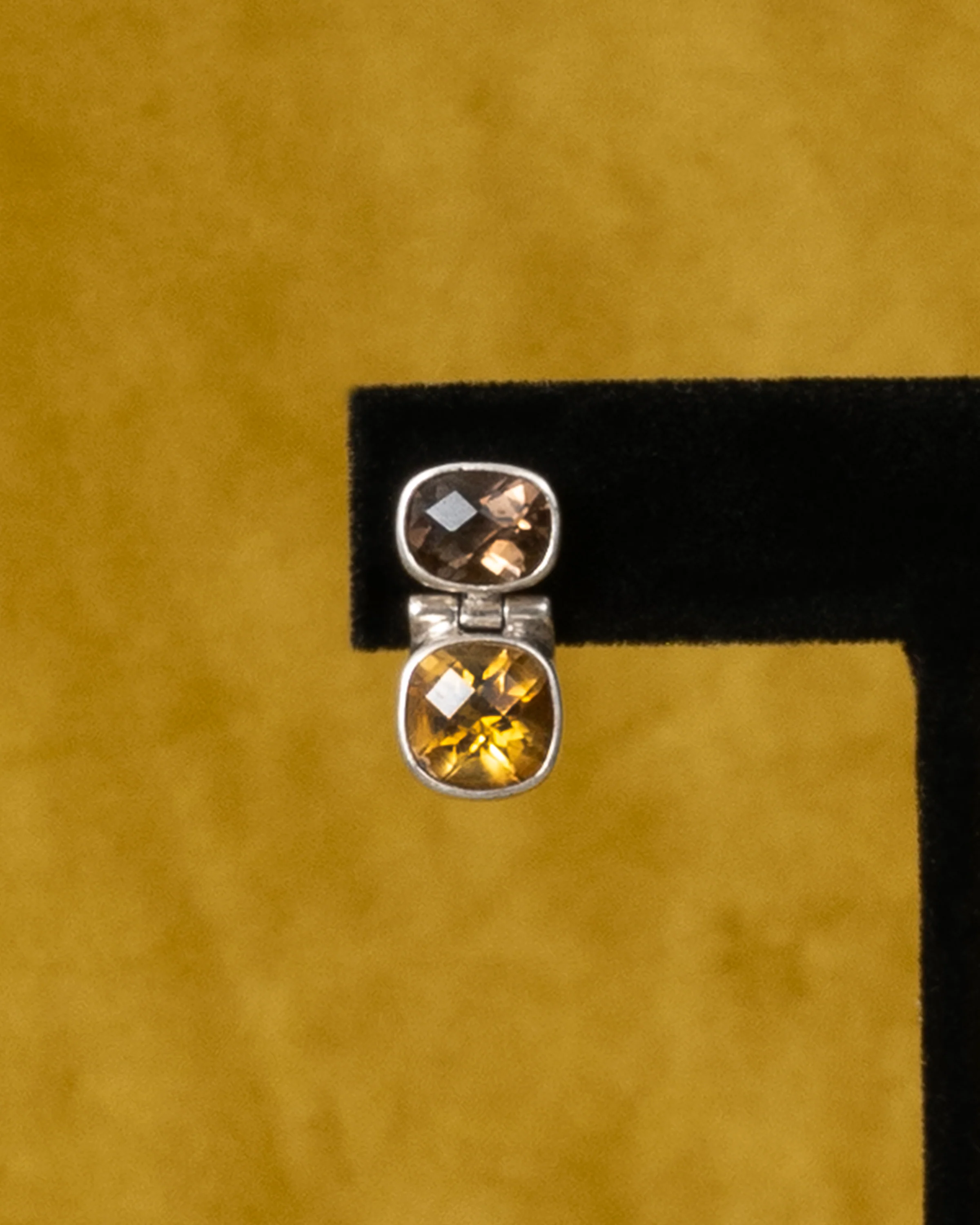 ear A2409 - Image 3