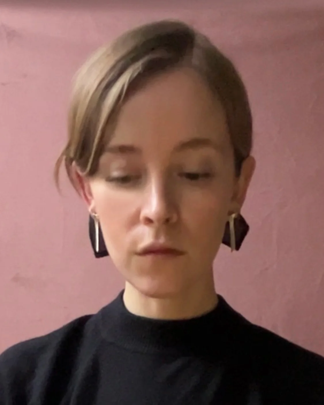ear A2418 - Image 2