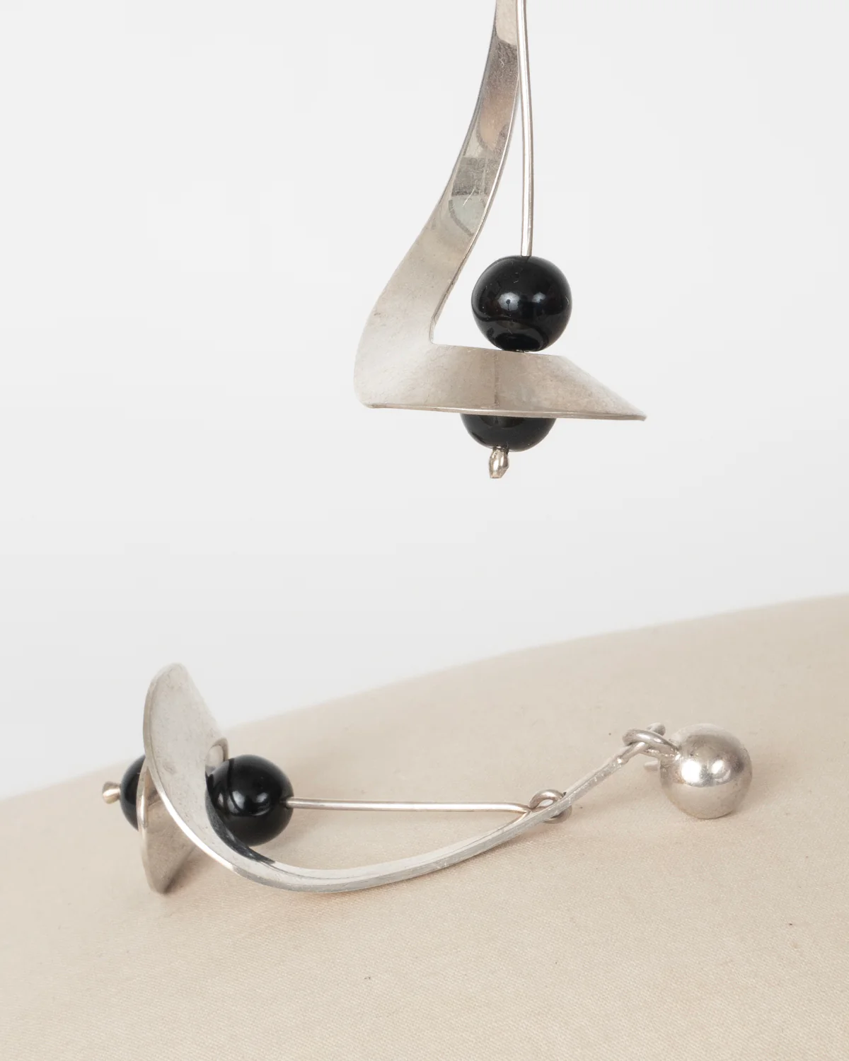 ear A2437 - Image 3