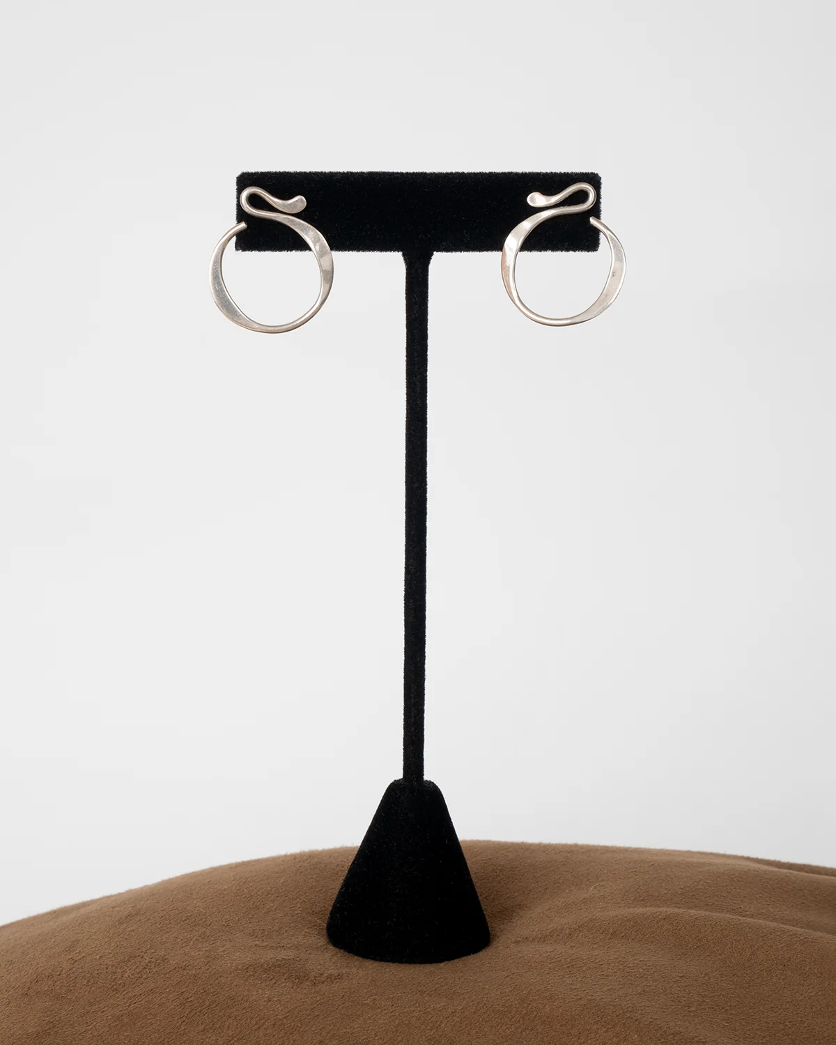 ear A2446 - Image 4