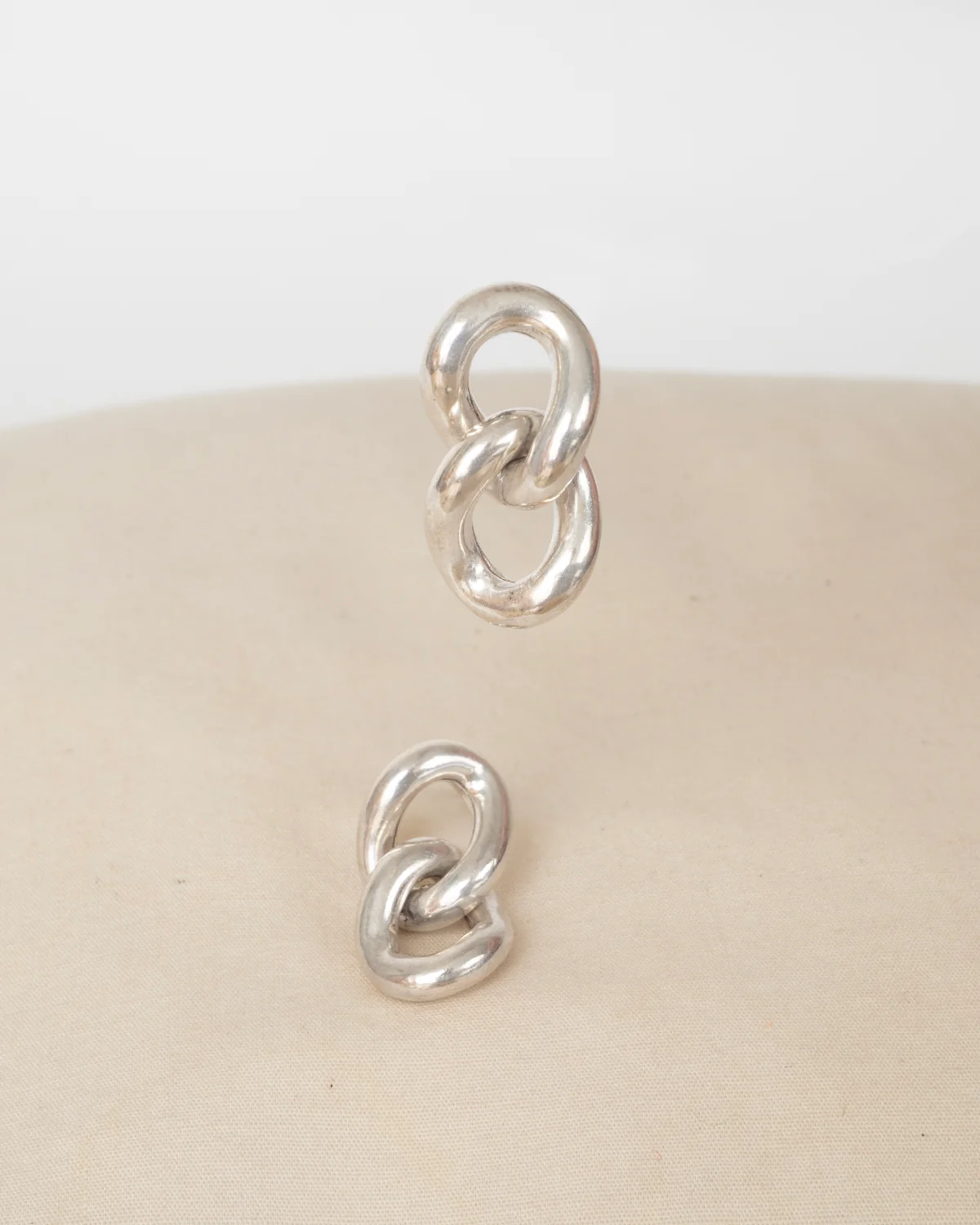 ear A2454 - Image 3