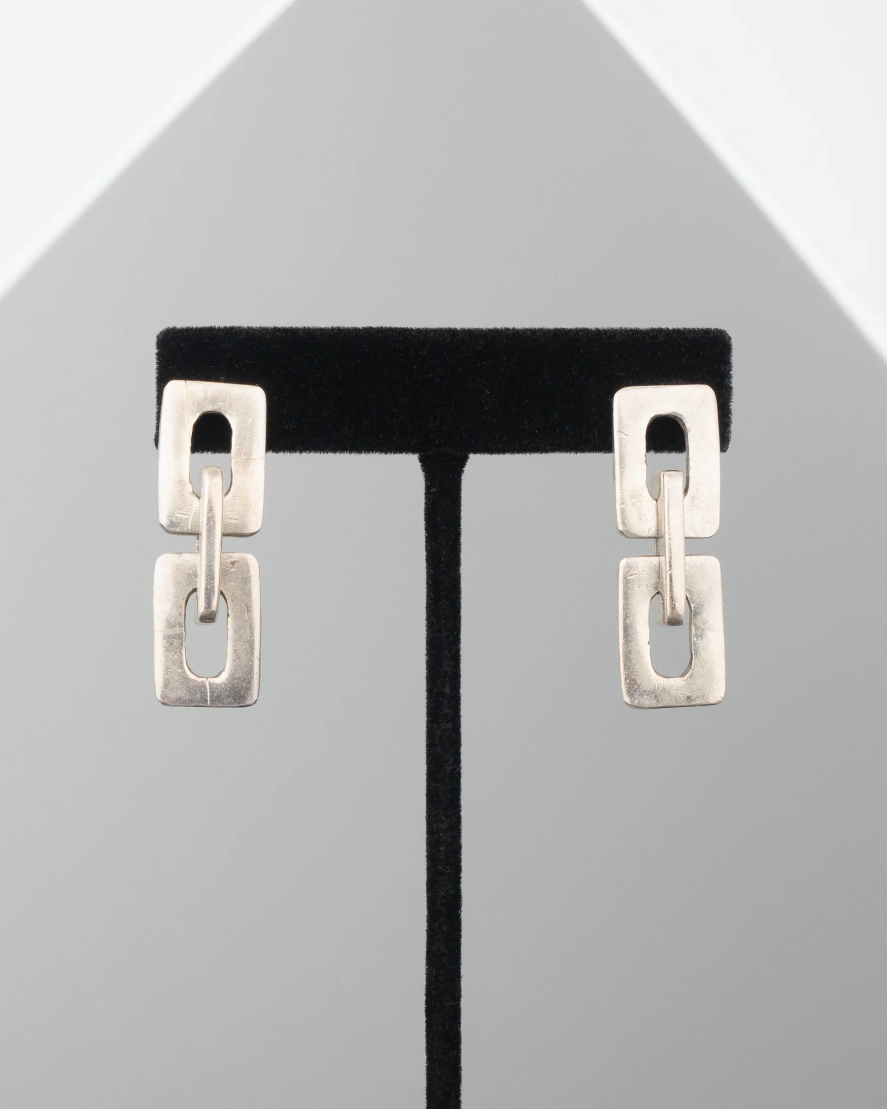 ear A2513