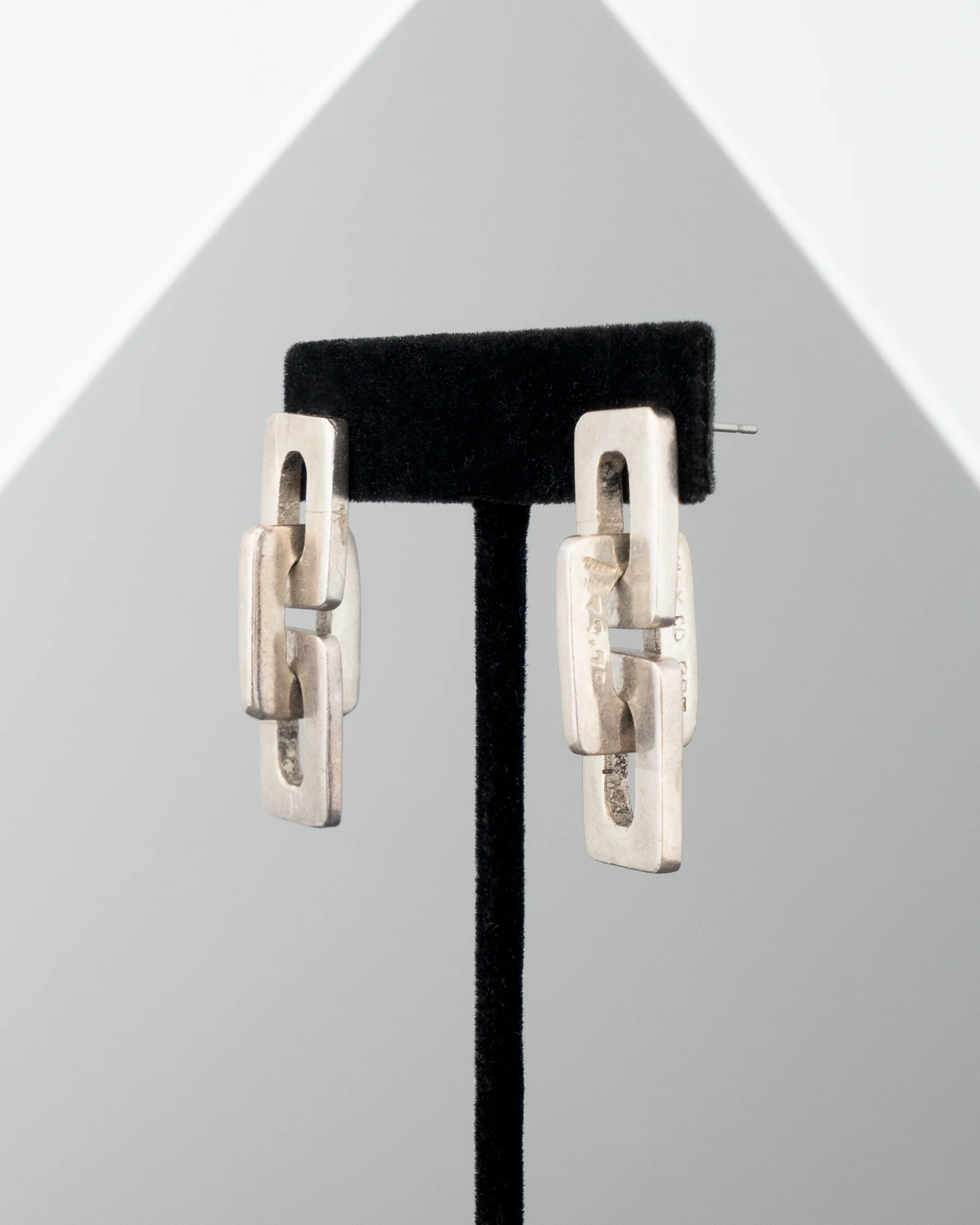 ear A2513 - Image 3