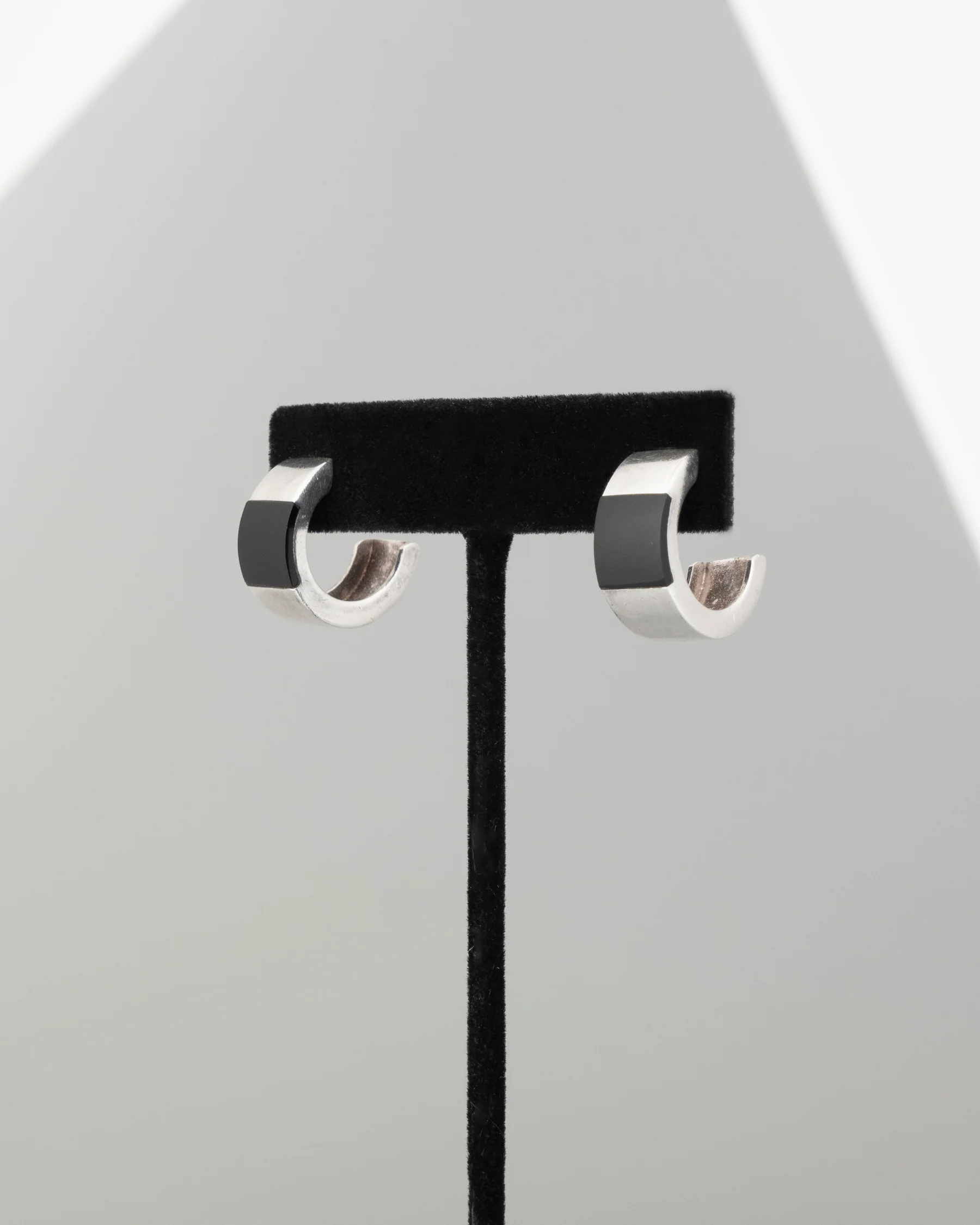 ear A2549