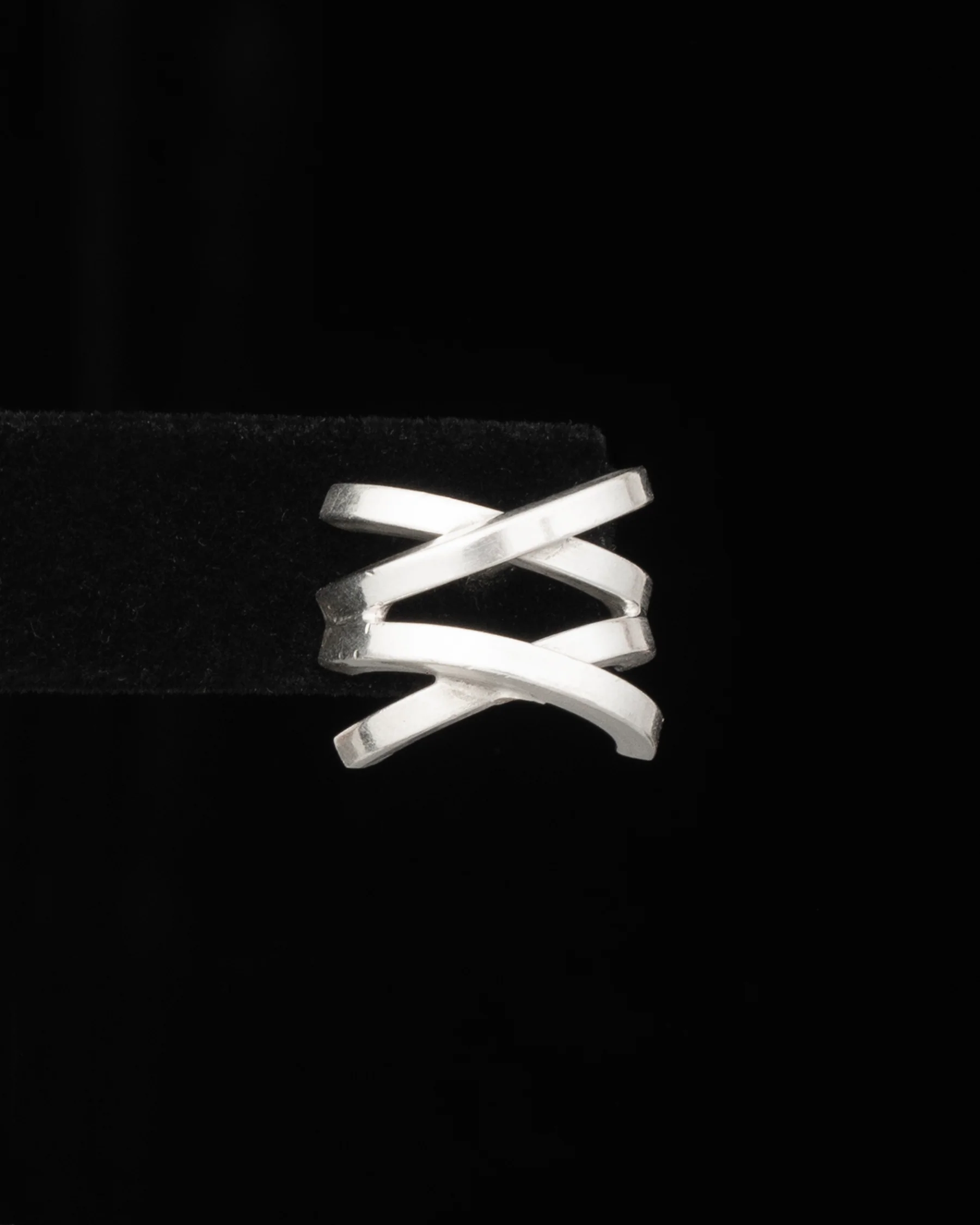 ear A2552 - Image 2