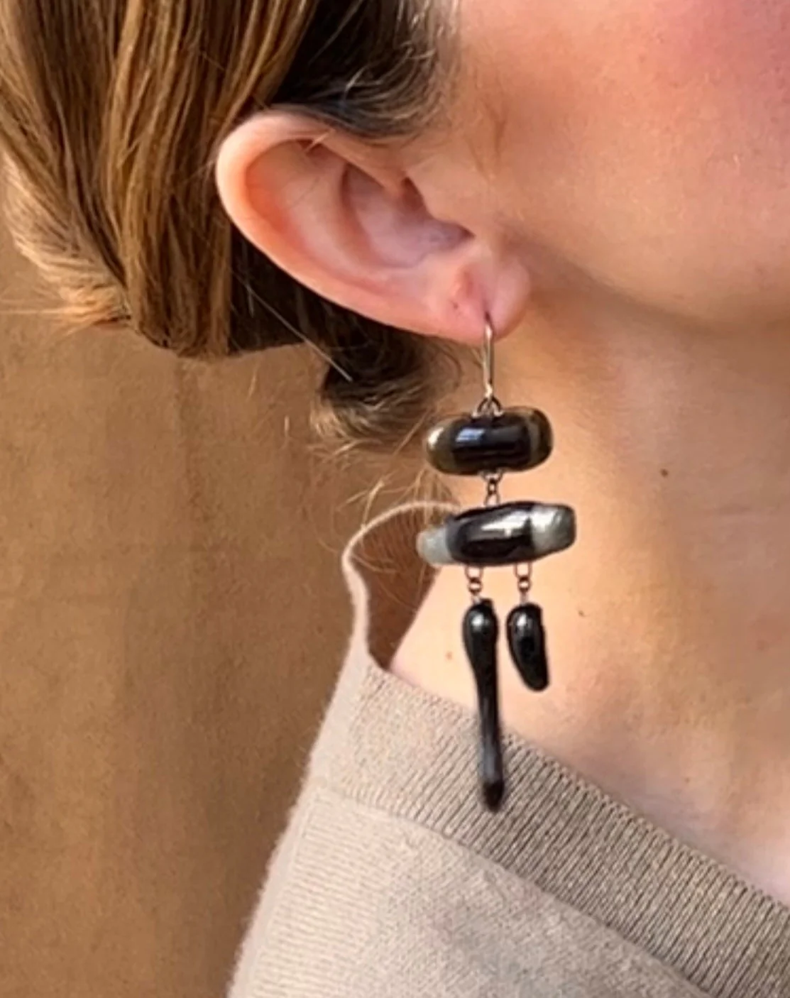 ear F2302 - Image 2