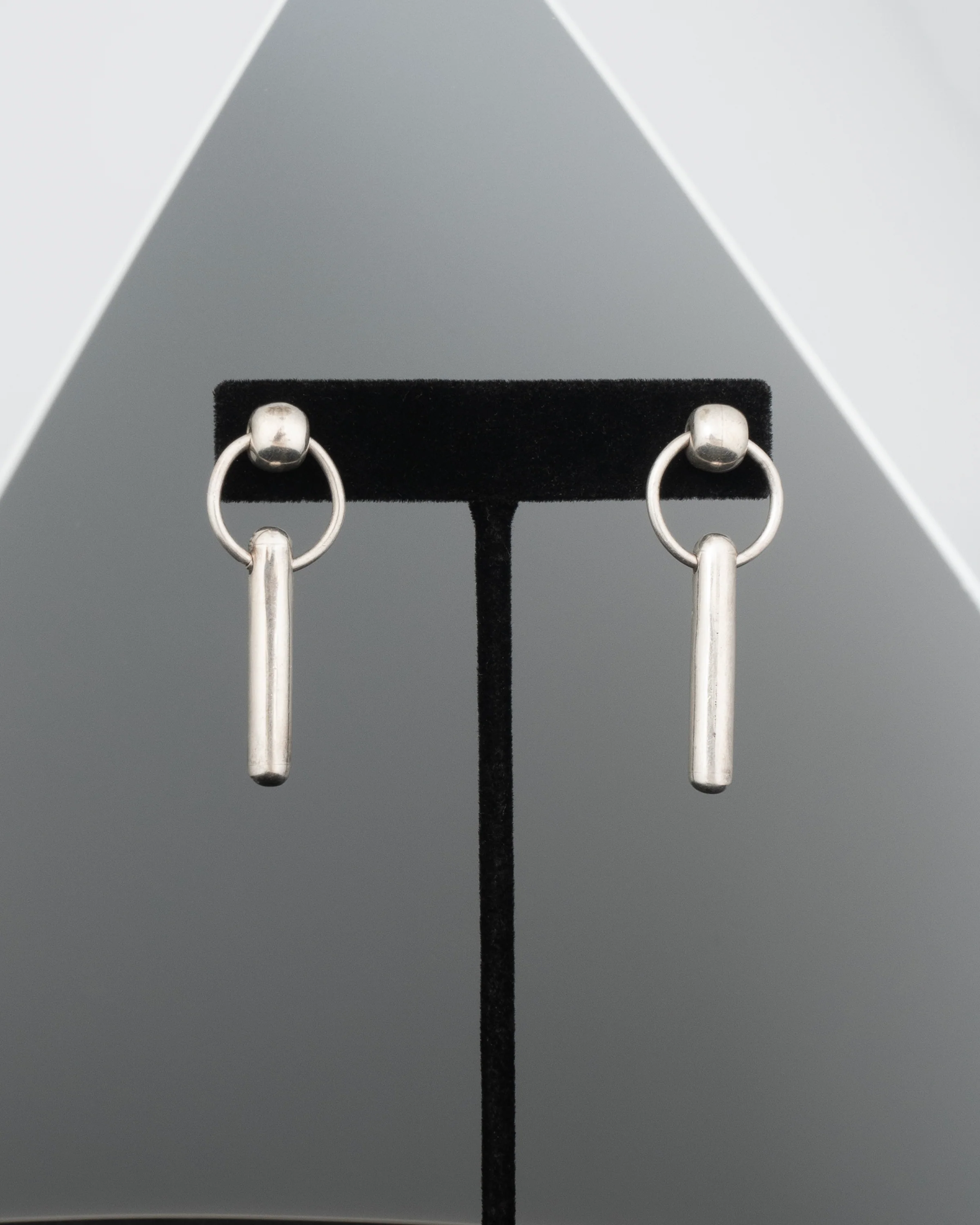 ear F2502