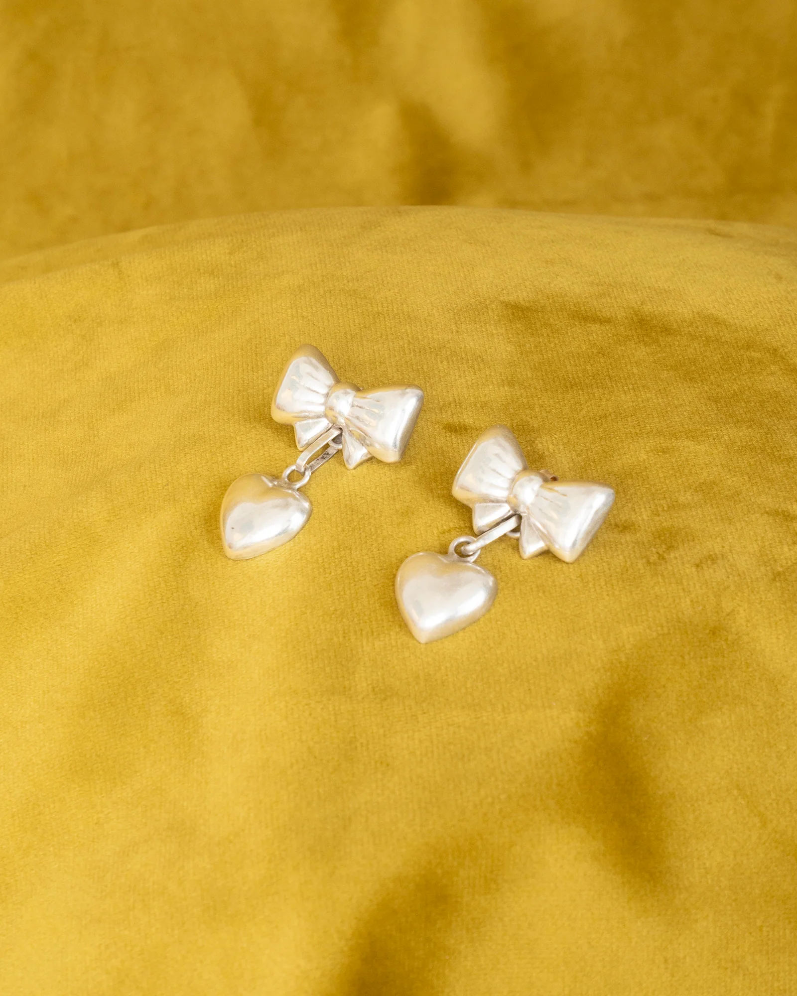 ear J2412 - Image 3
