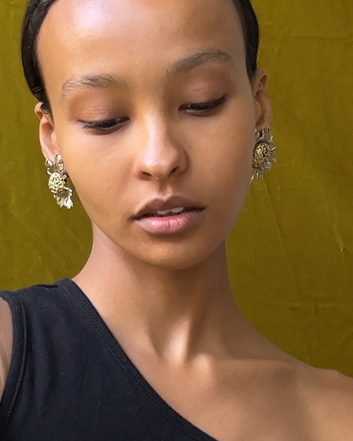 ear J2495 - Image 2
