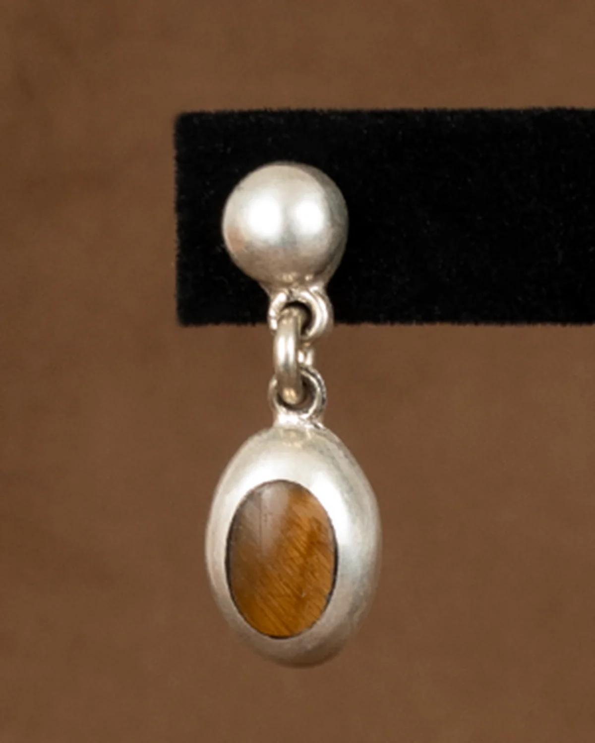 ear J2514 - Image 4