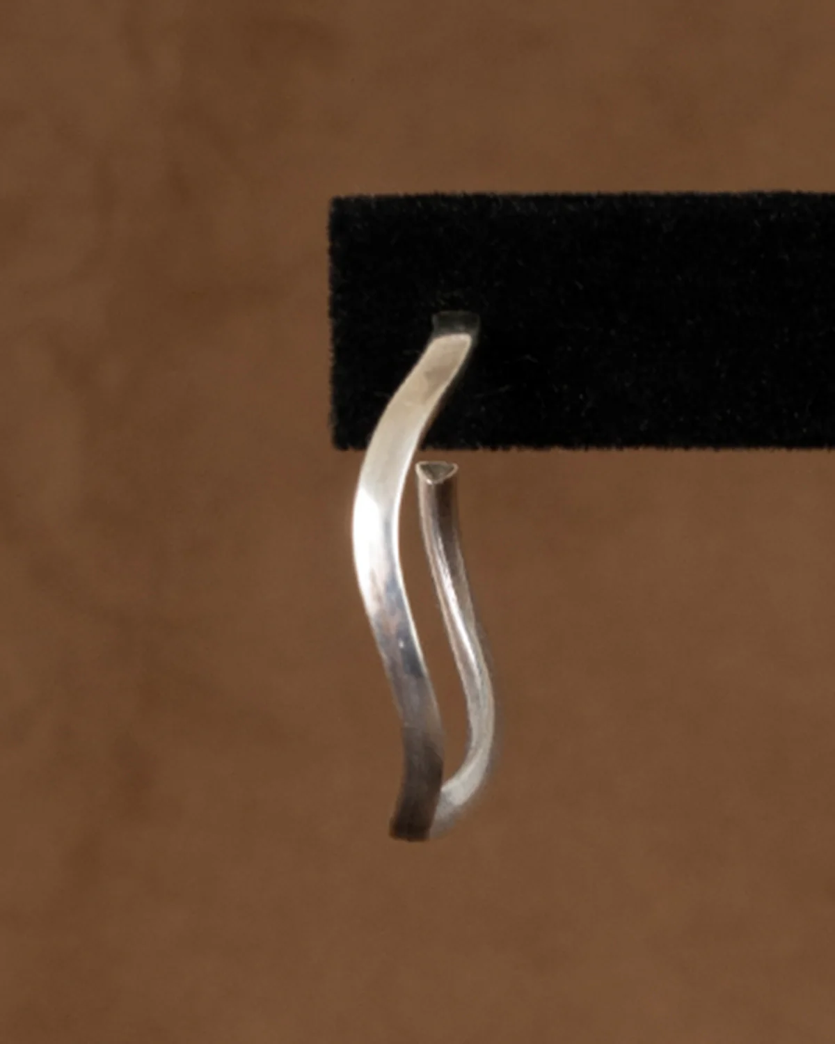 ear J2515 - Image 3