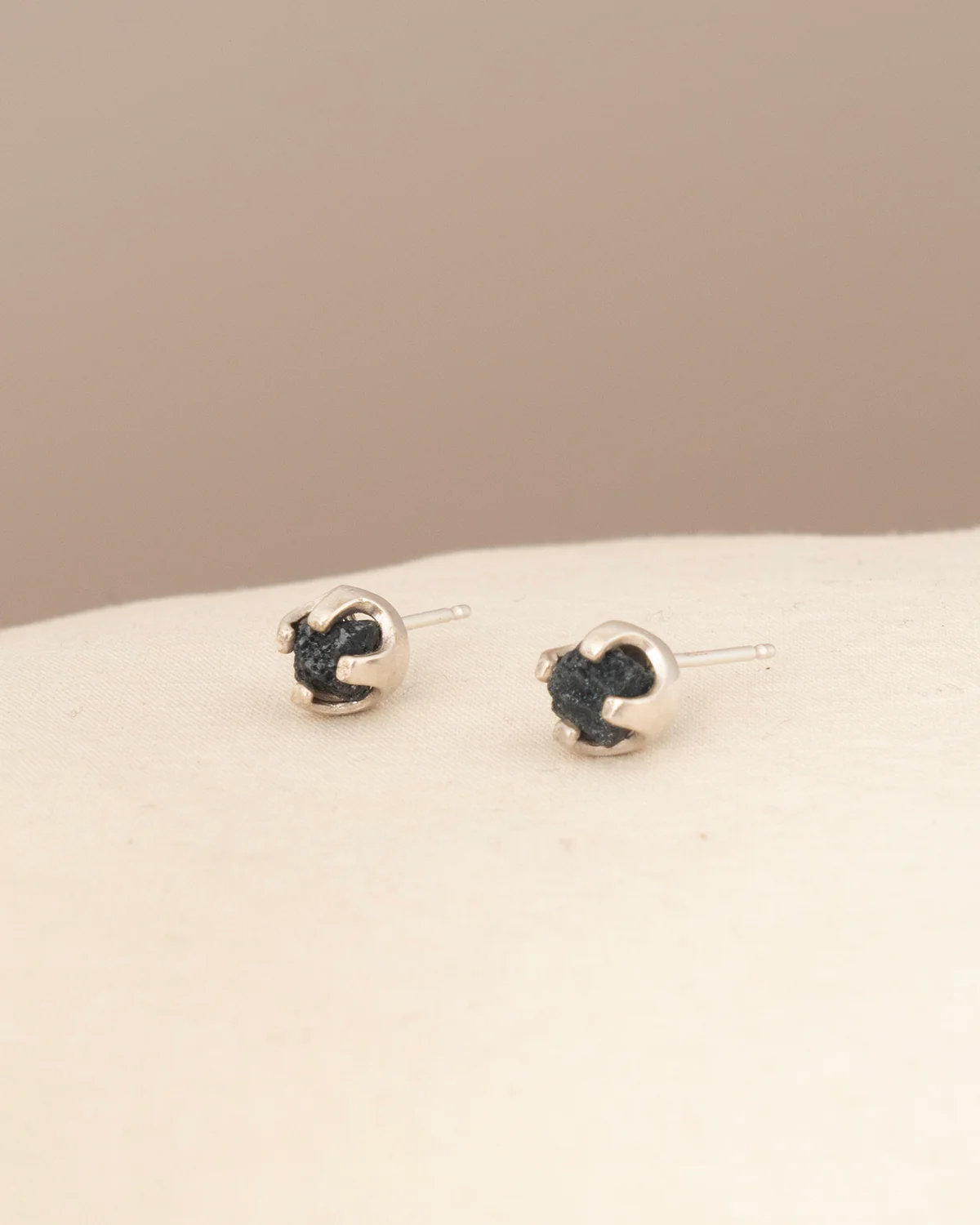 ear J2519