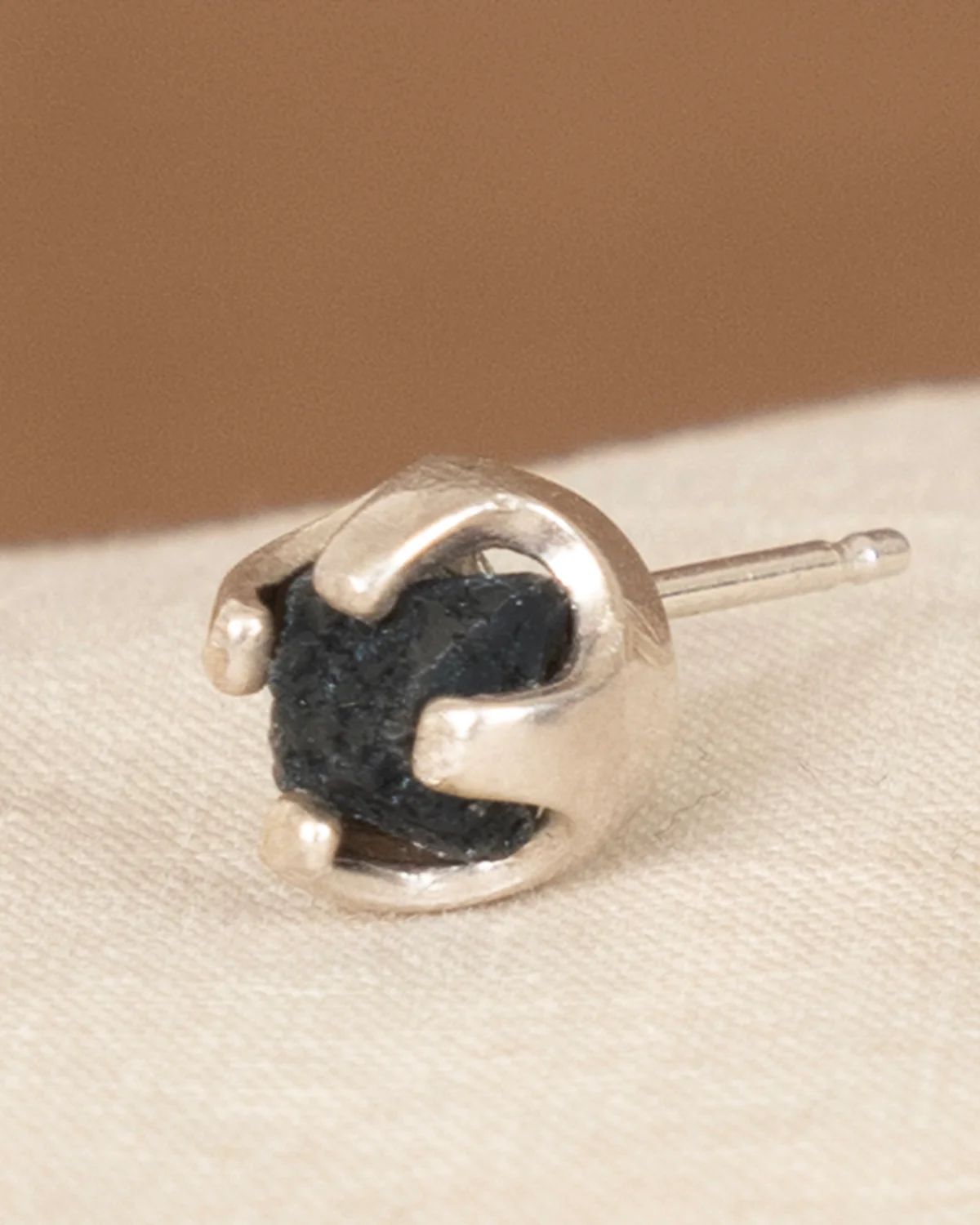 ear J2519 - Image 3