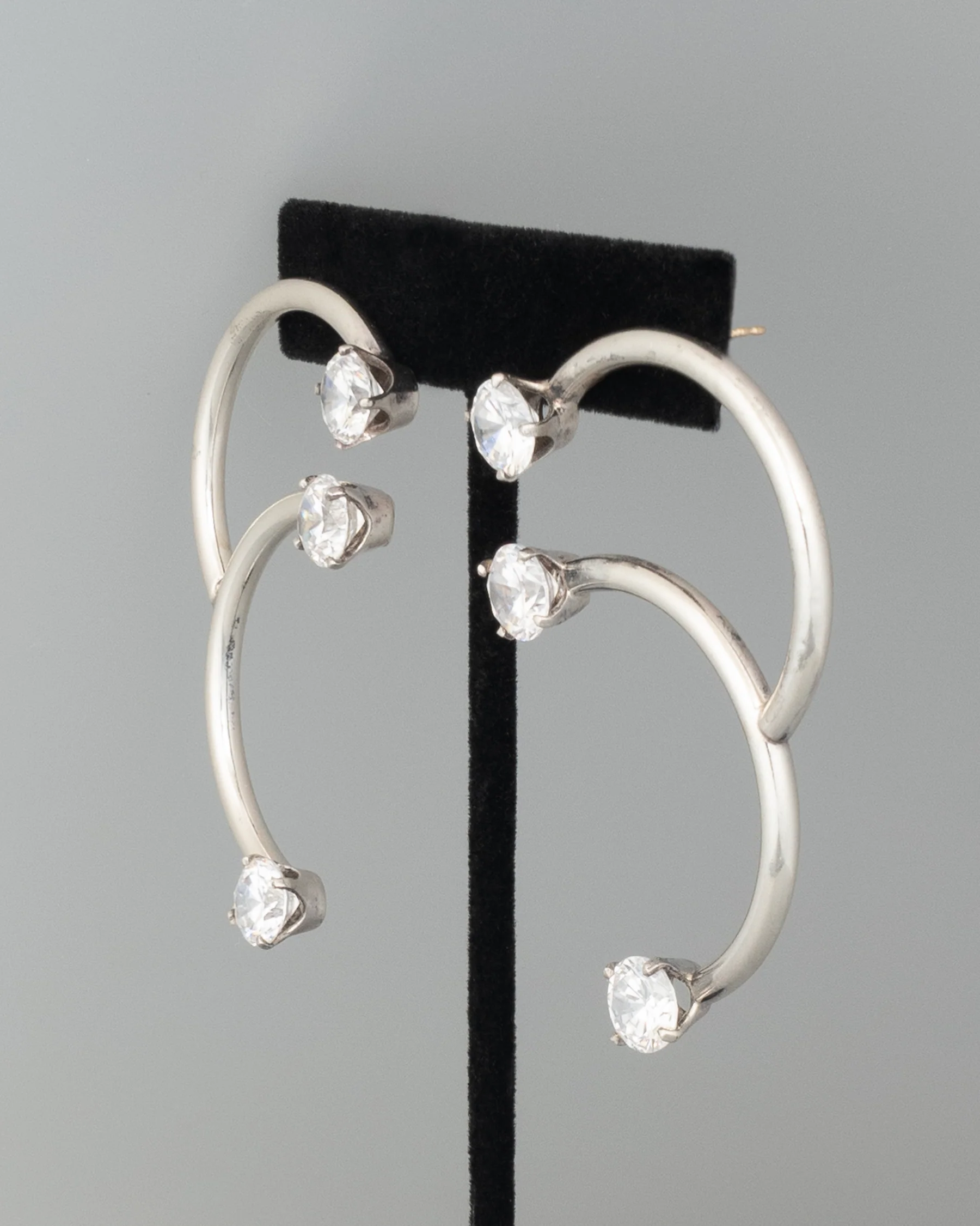 ear J2559 - Image 3