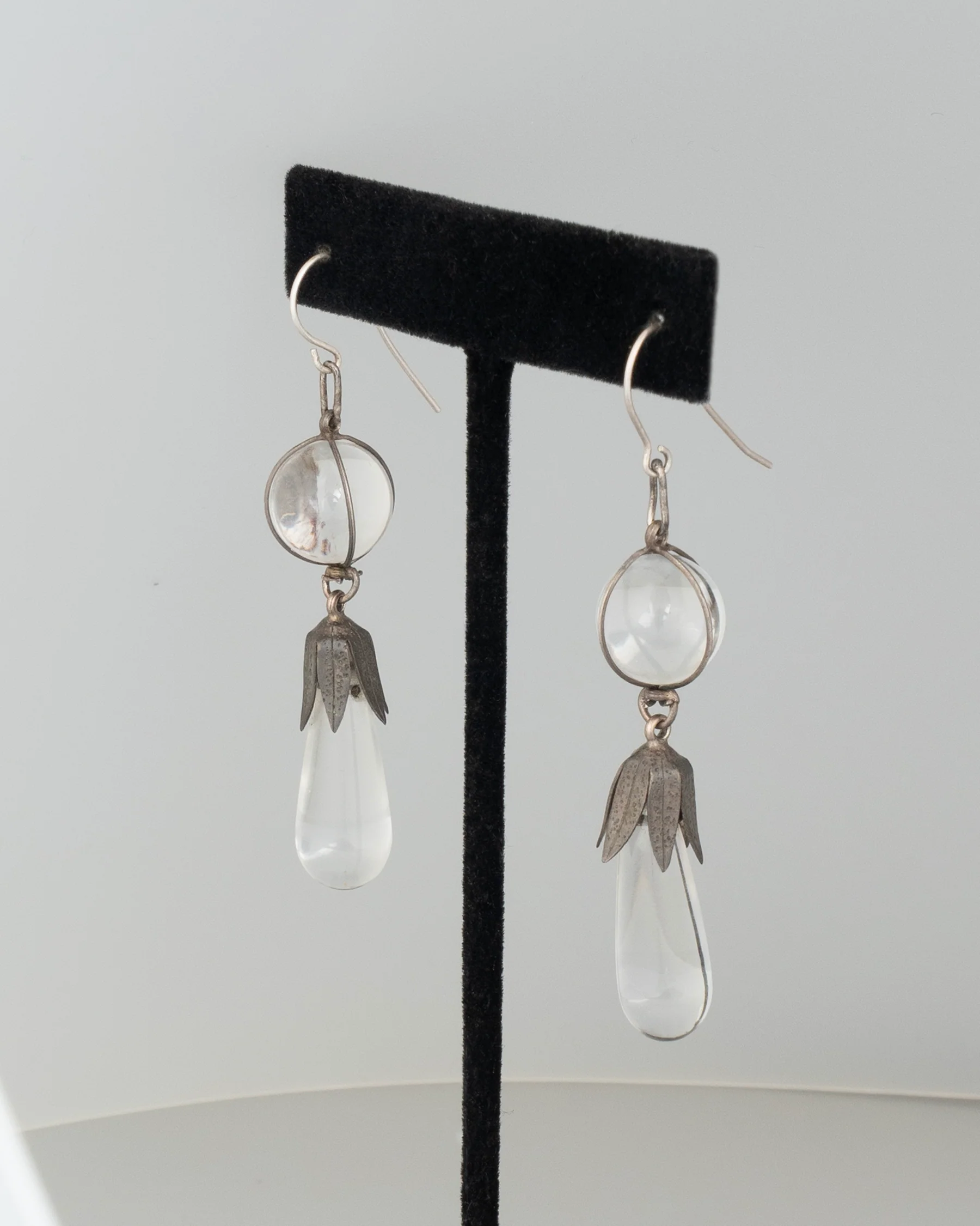 ear J2561