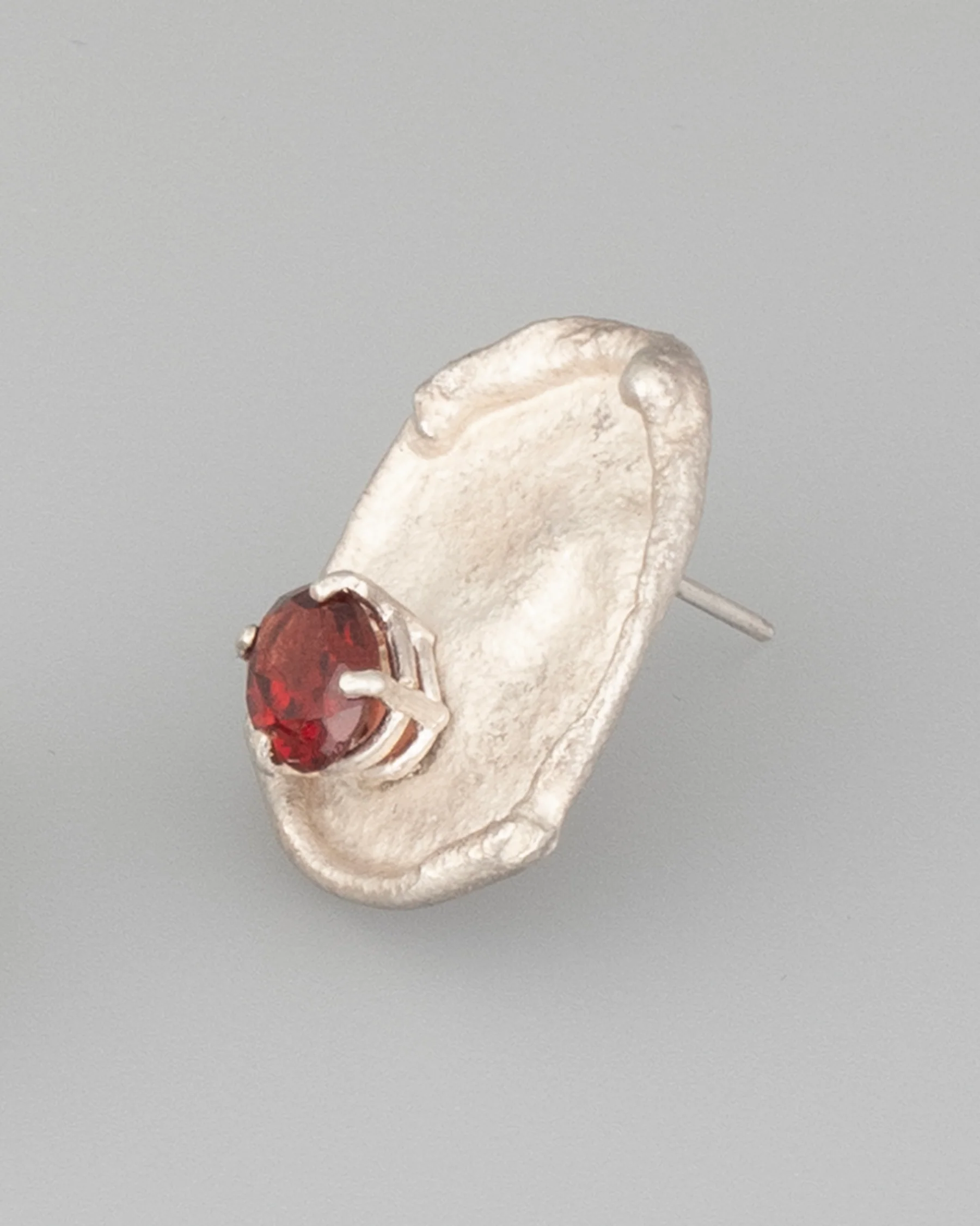 ear J2562 - Image 2