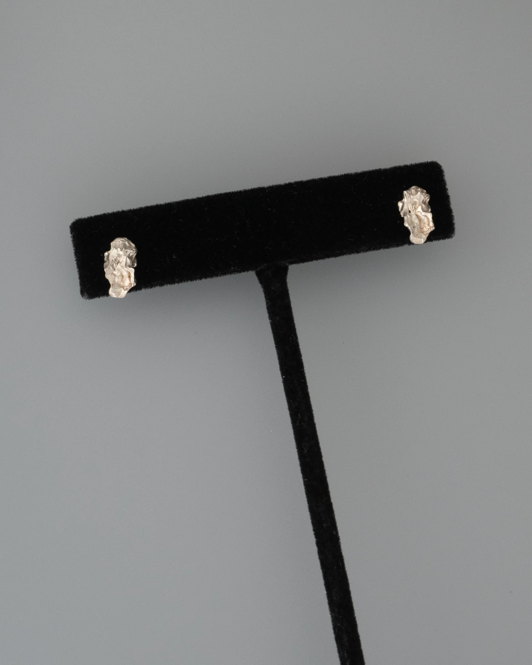ear J2564