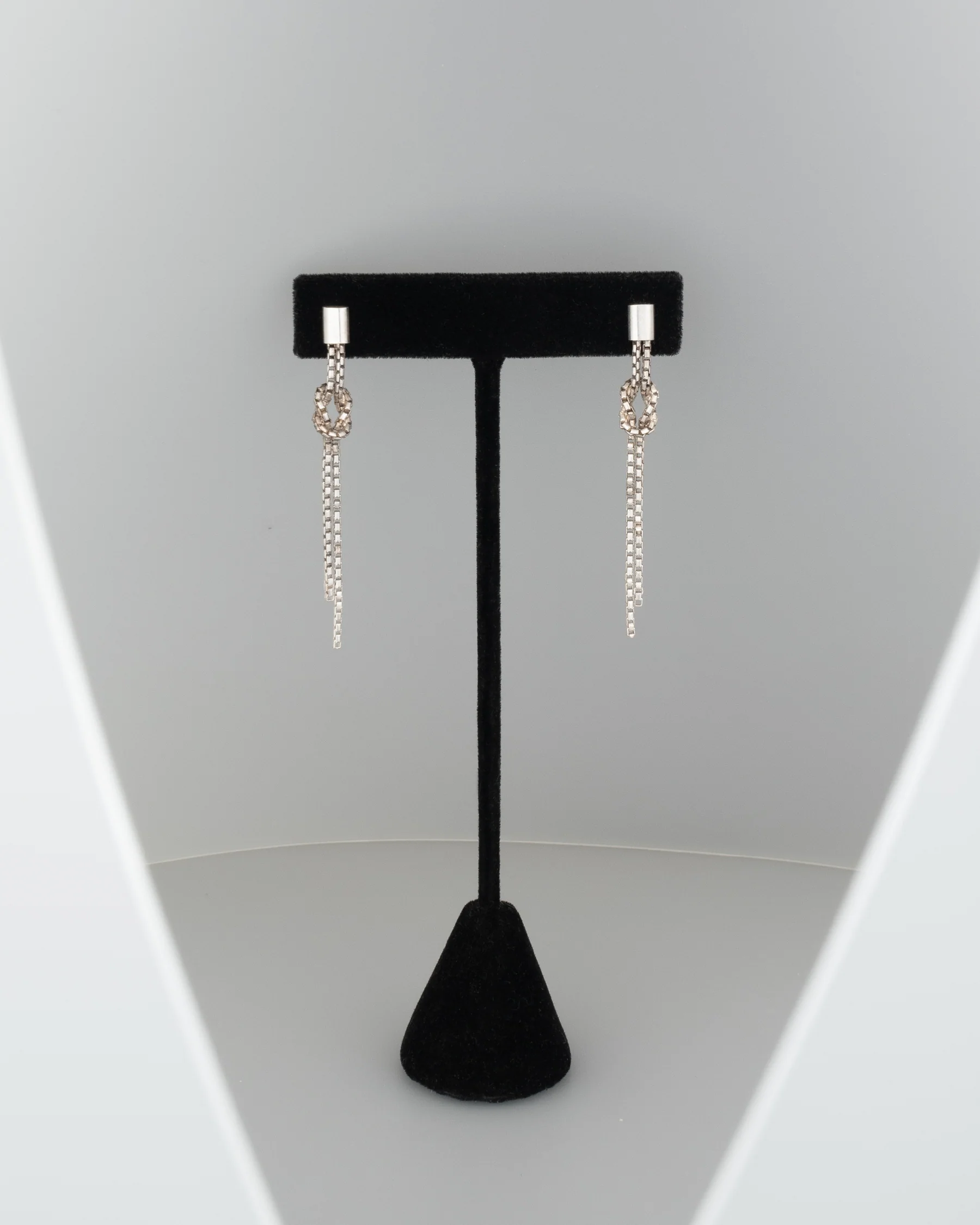 ear J2565 - Image 3
