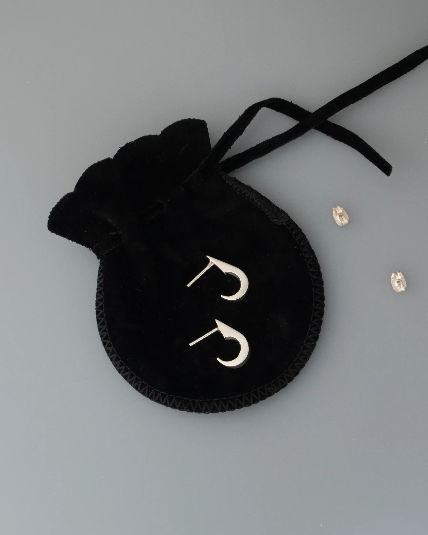 ear J2566