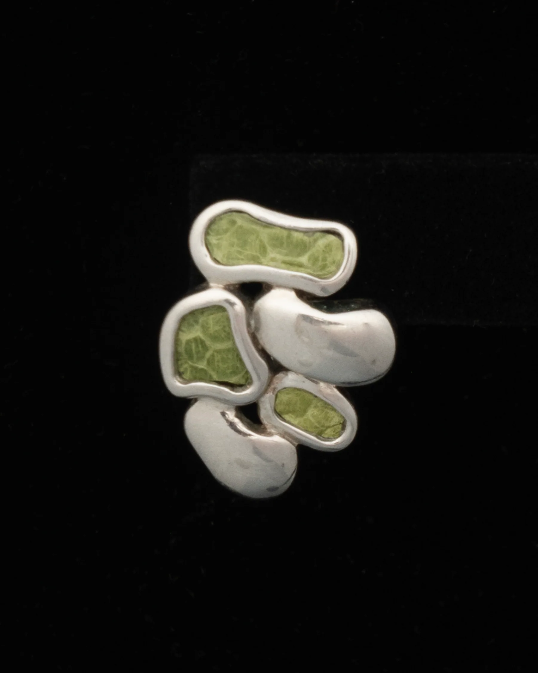 ear J2617