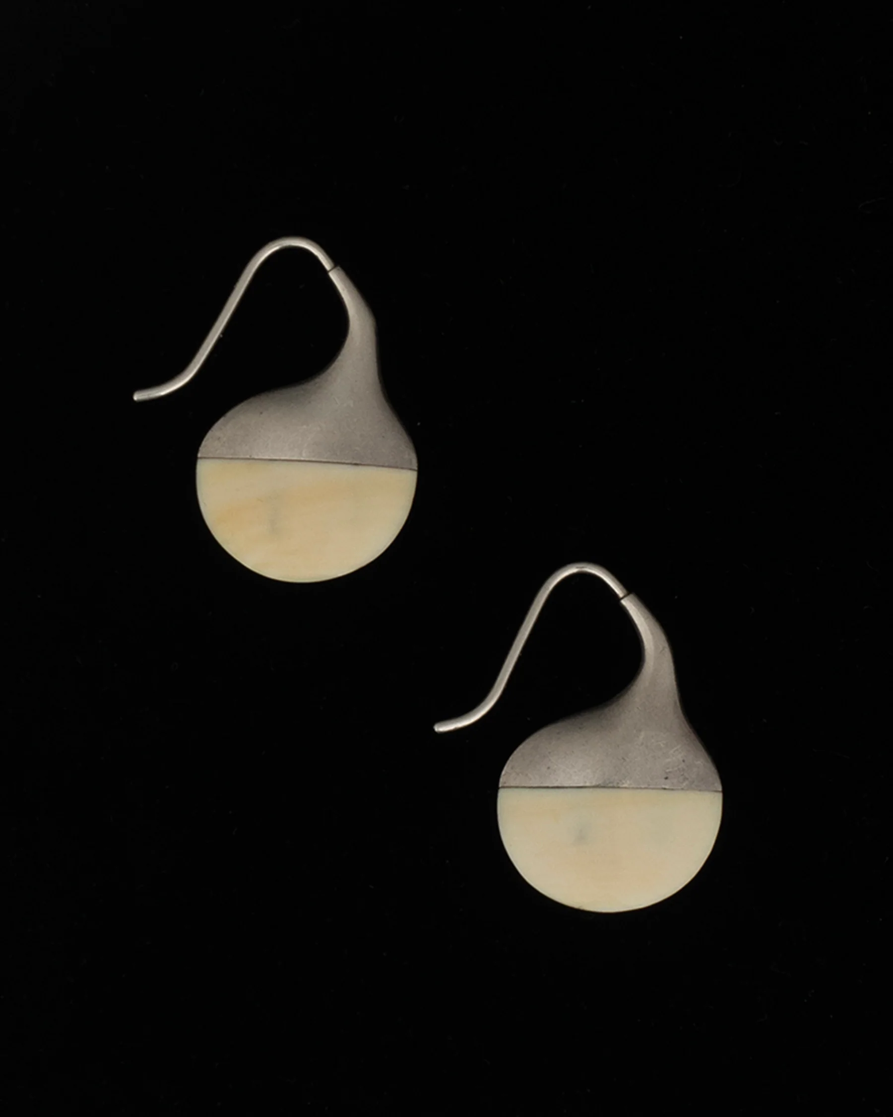 ear J2620 - Image 6