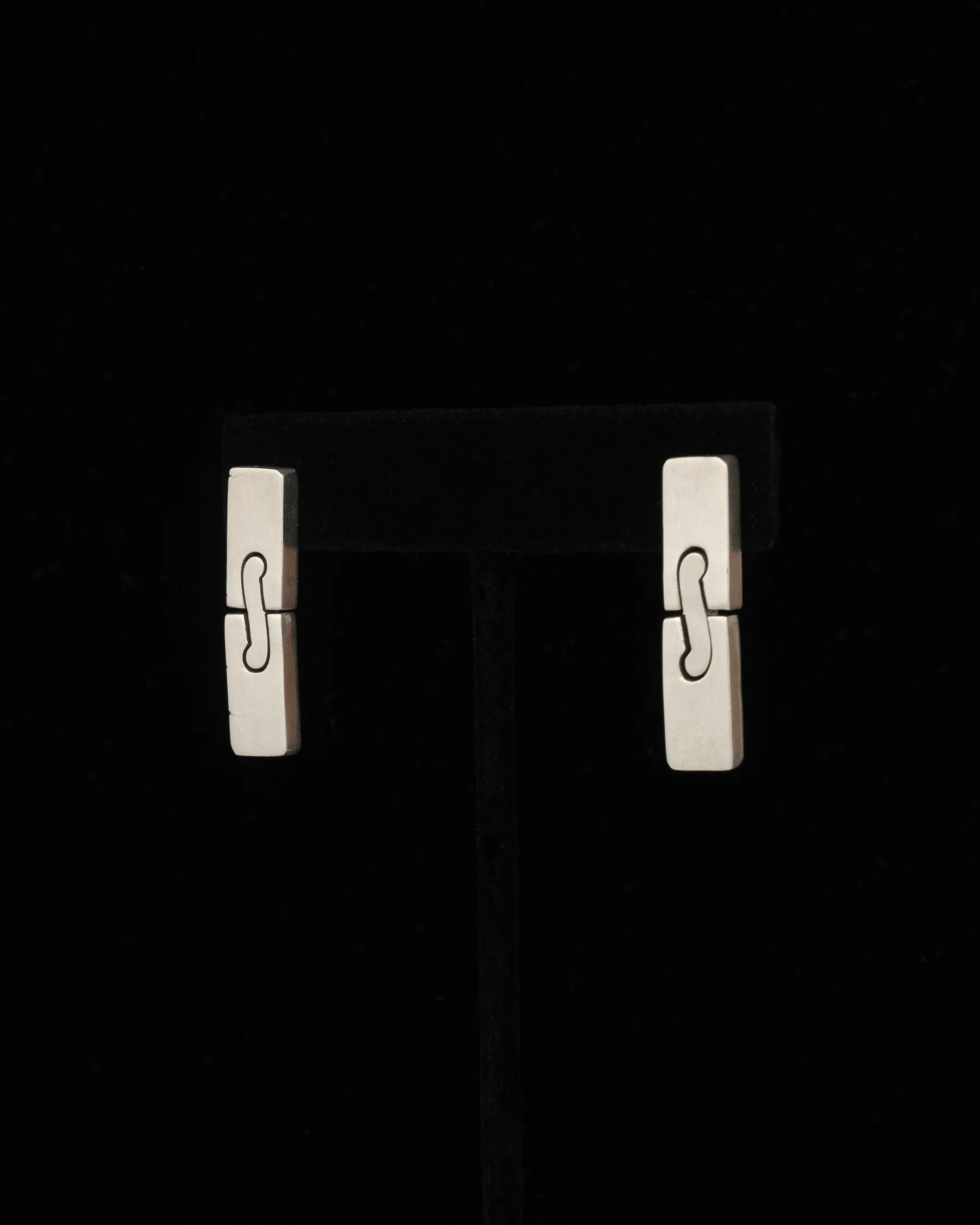 ear J2622