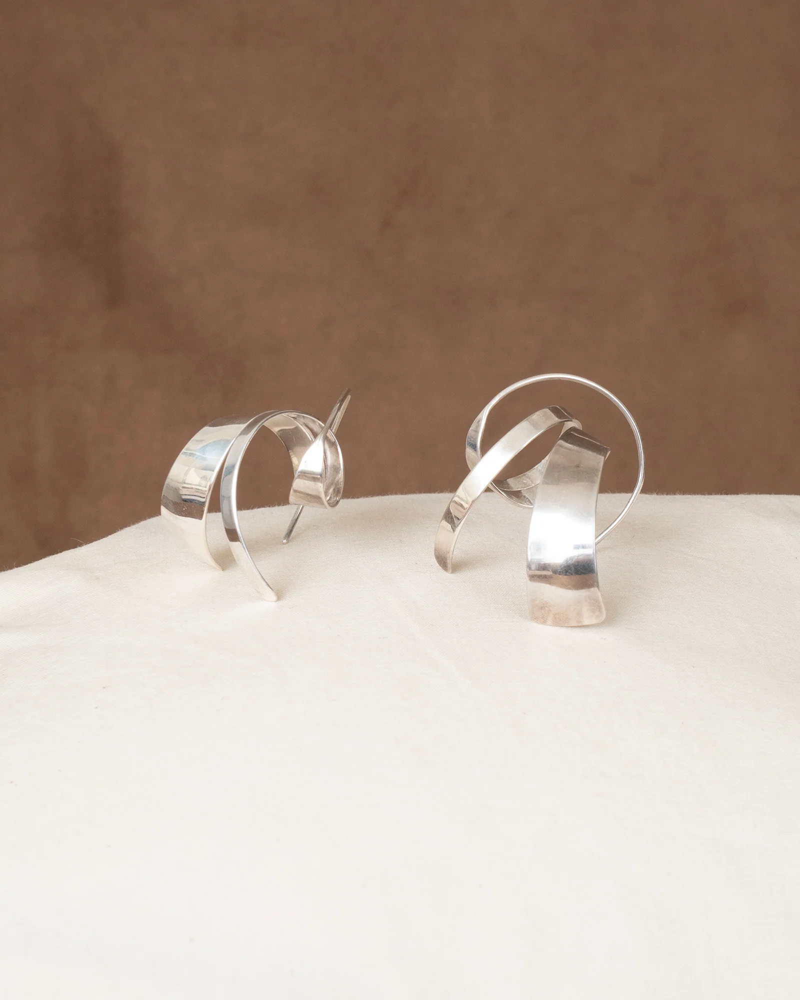 ear M2418 - Image 3