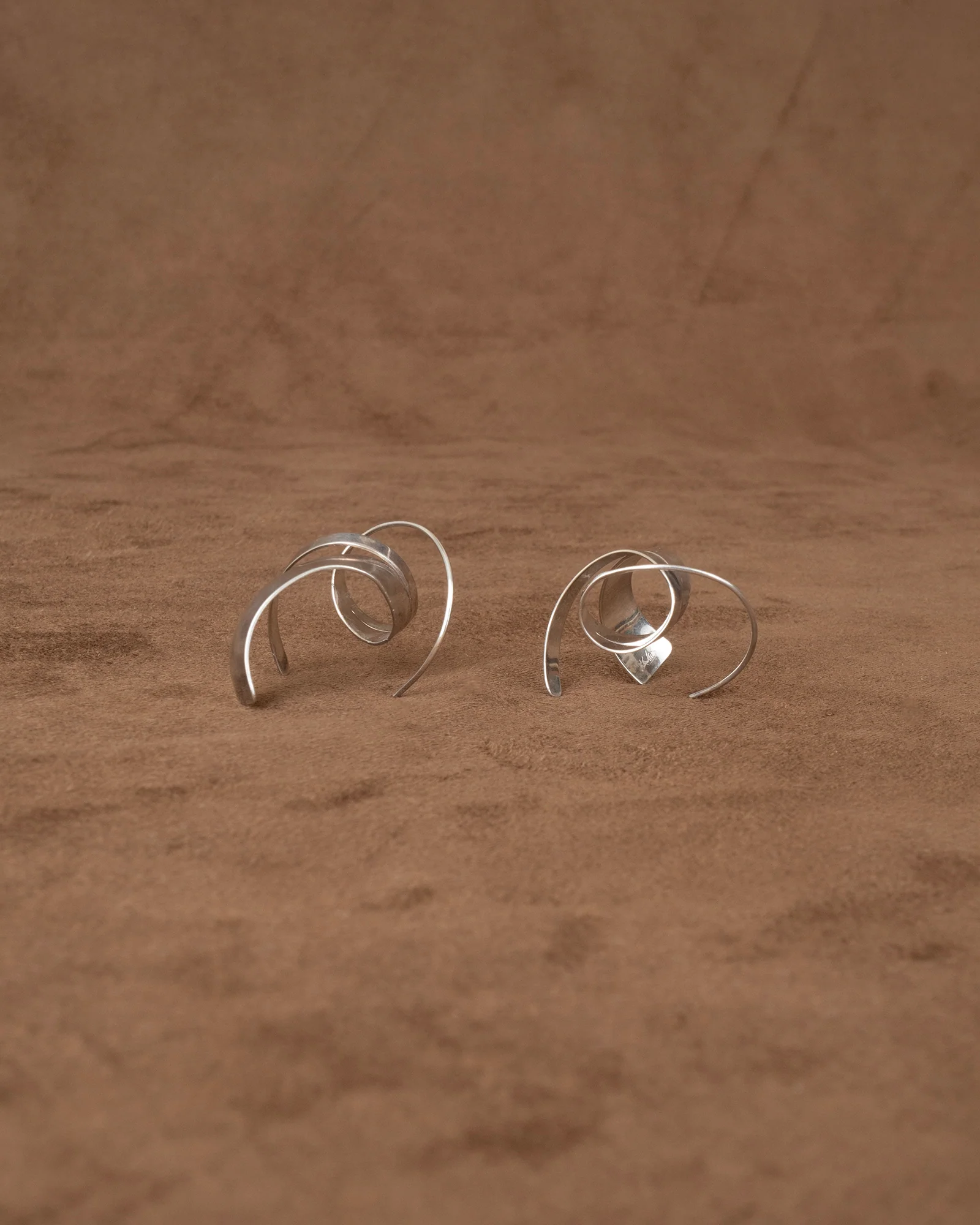 ear M2418 - Image 6