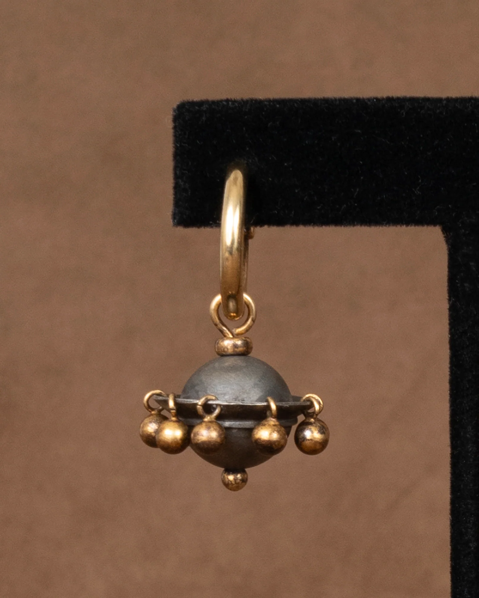 ear M2419 - Image 3