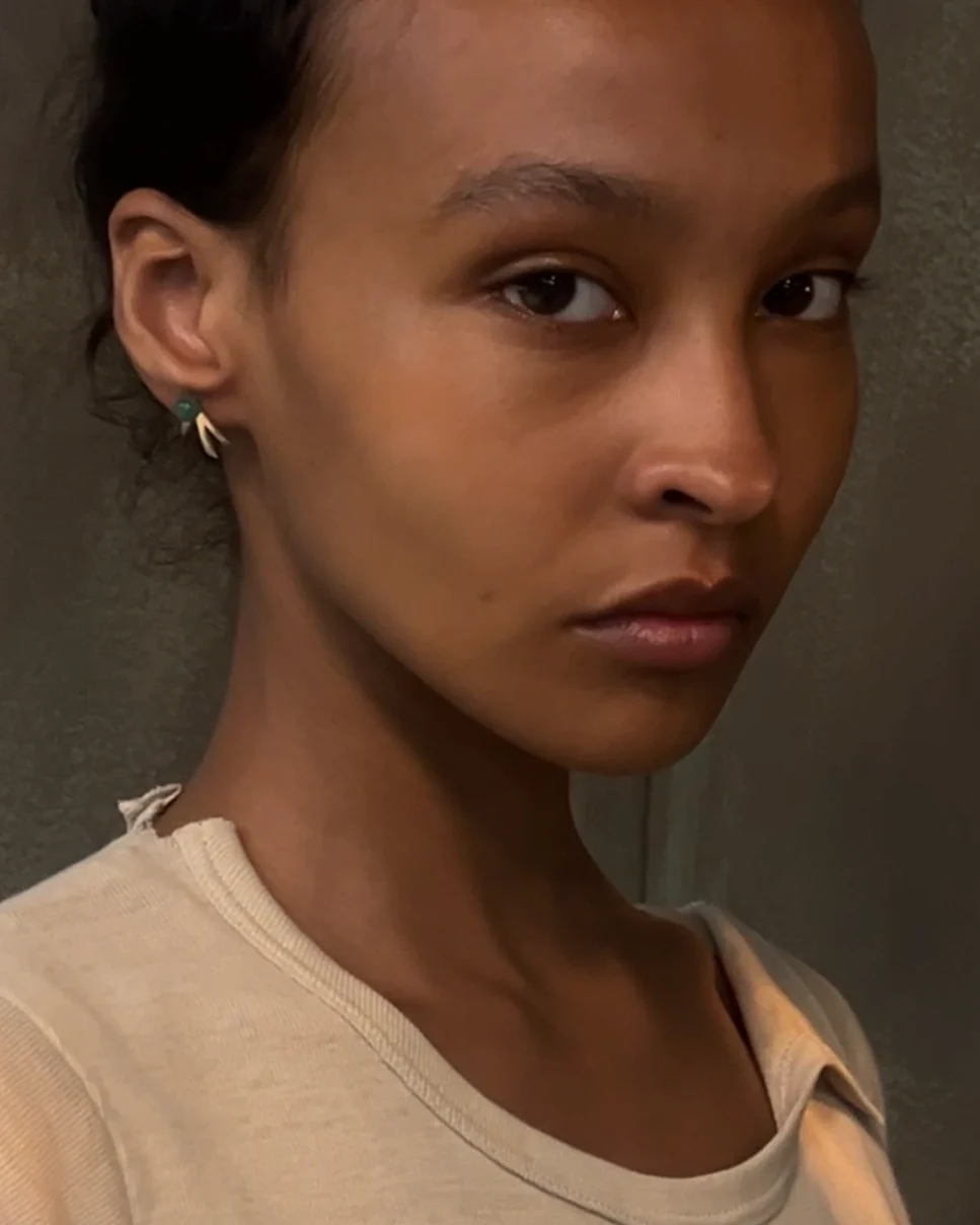 ear J2472 - Image 2