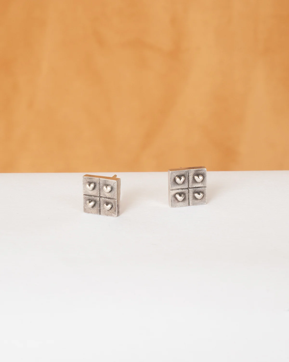 ear J2474 - Image 3