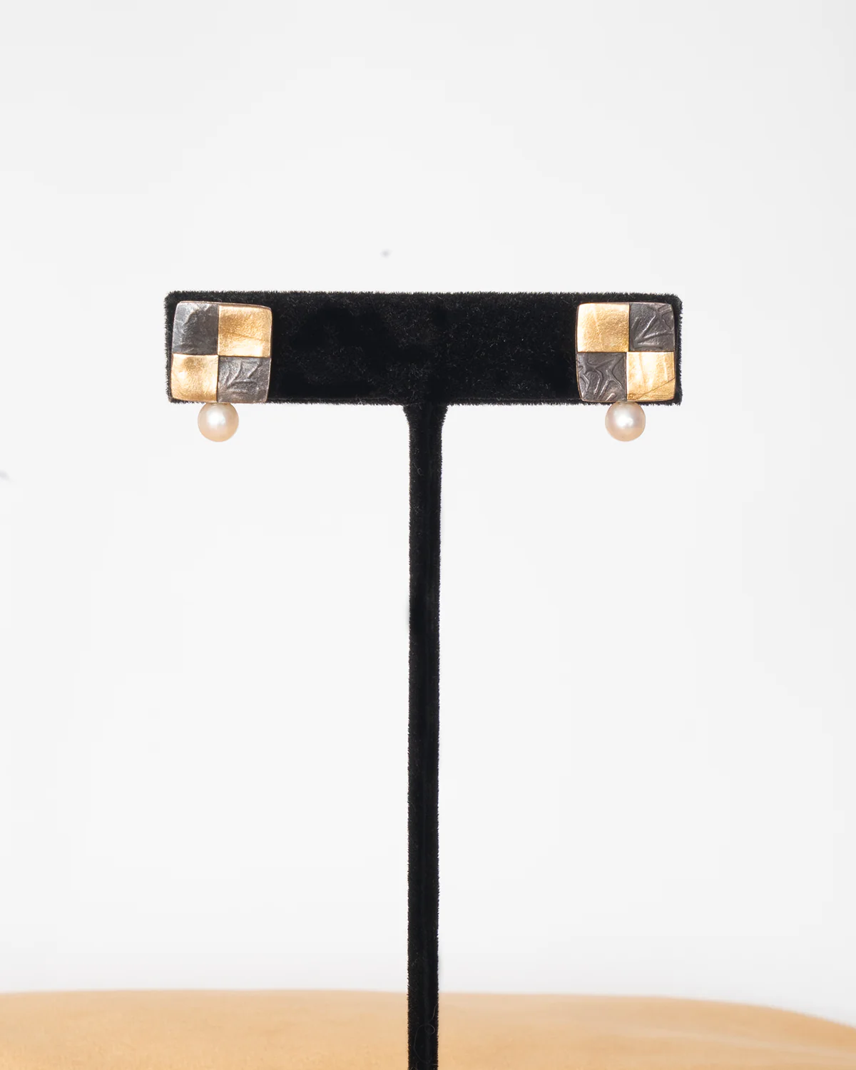 ear J2476 - Image 3