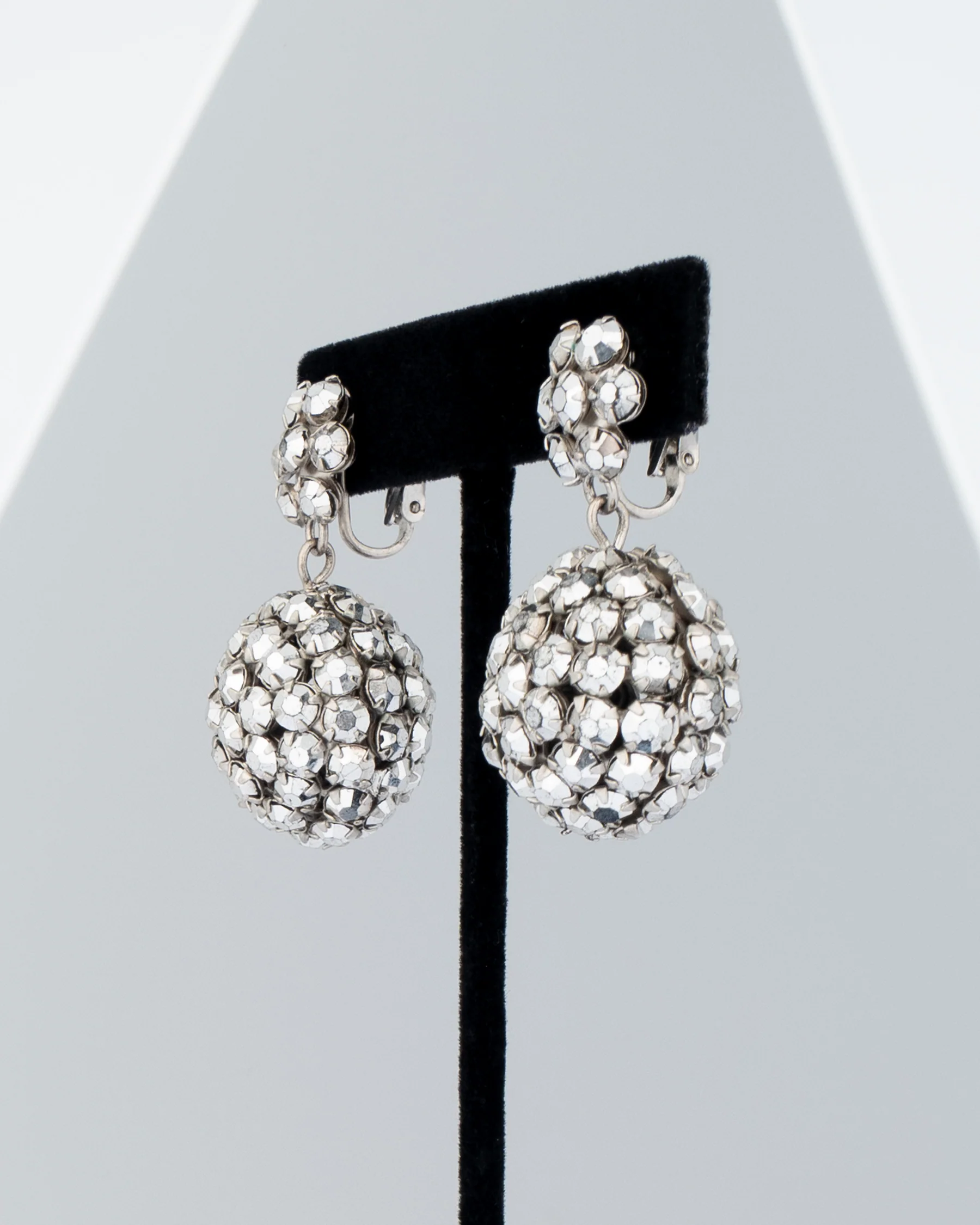 ear M2517 - Image 4
