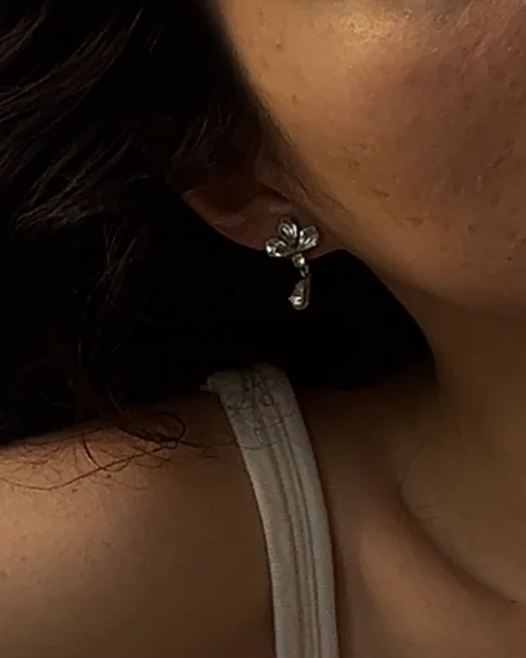 ear M2518 - Image 3