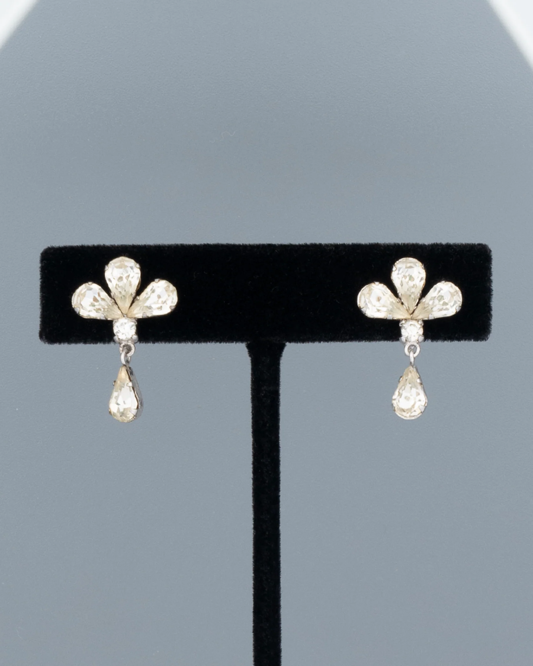 ear M2518 - Image 4