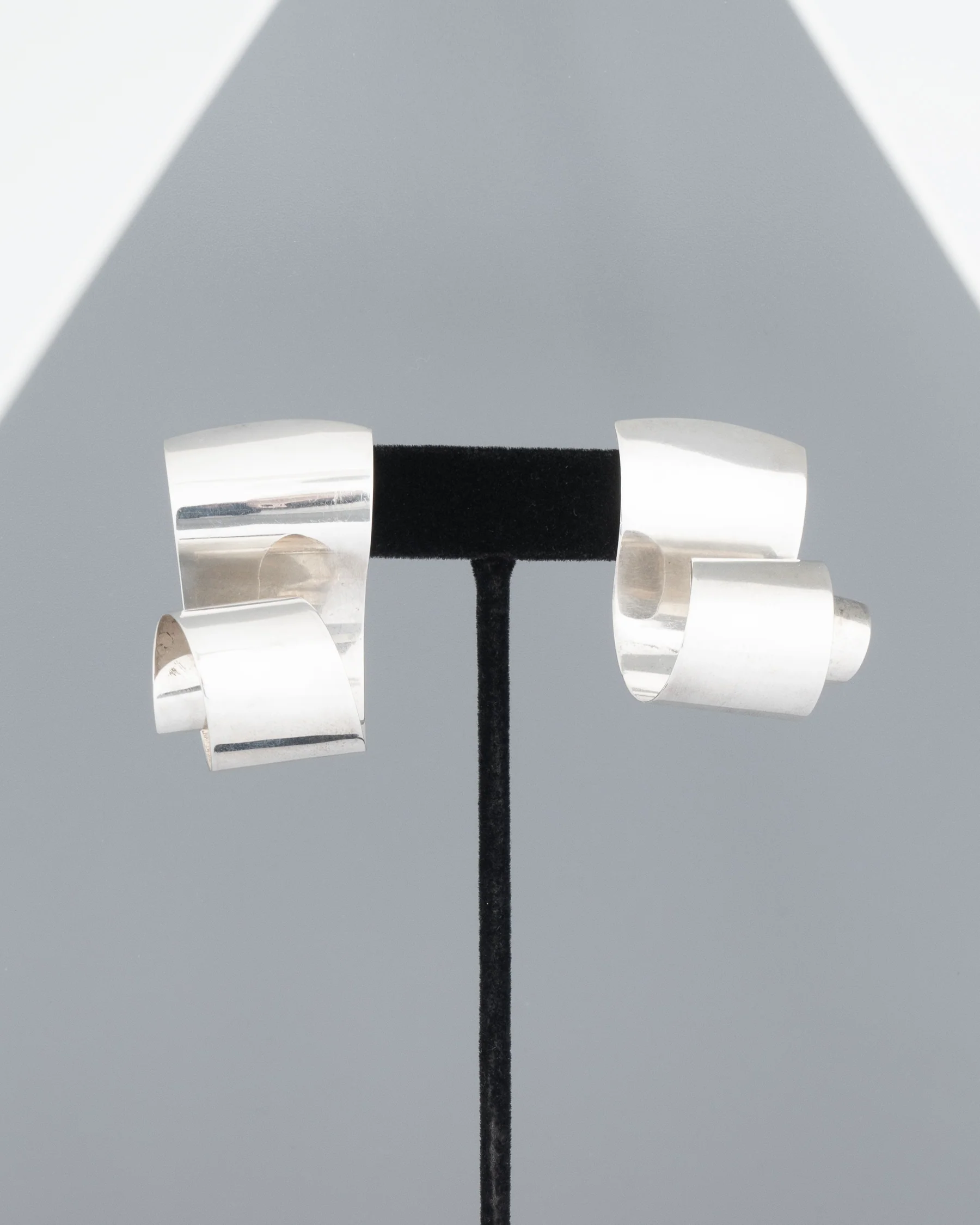 ear M2520 - Image 3