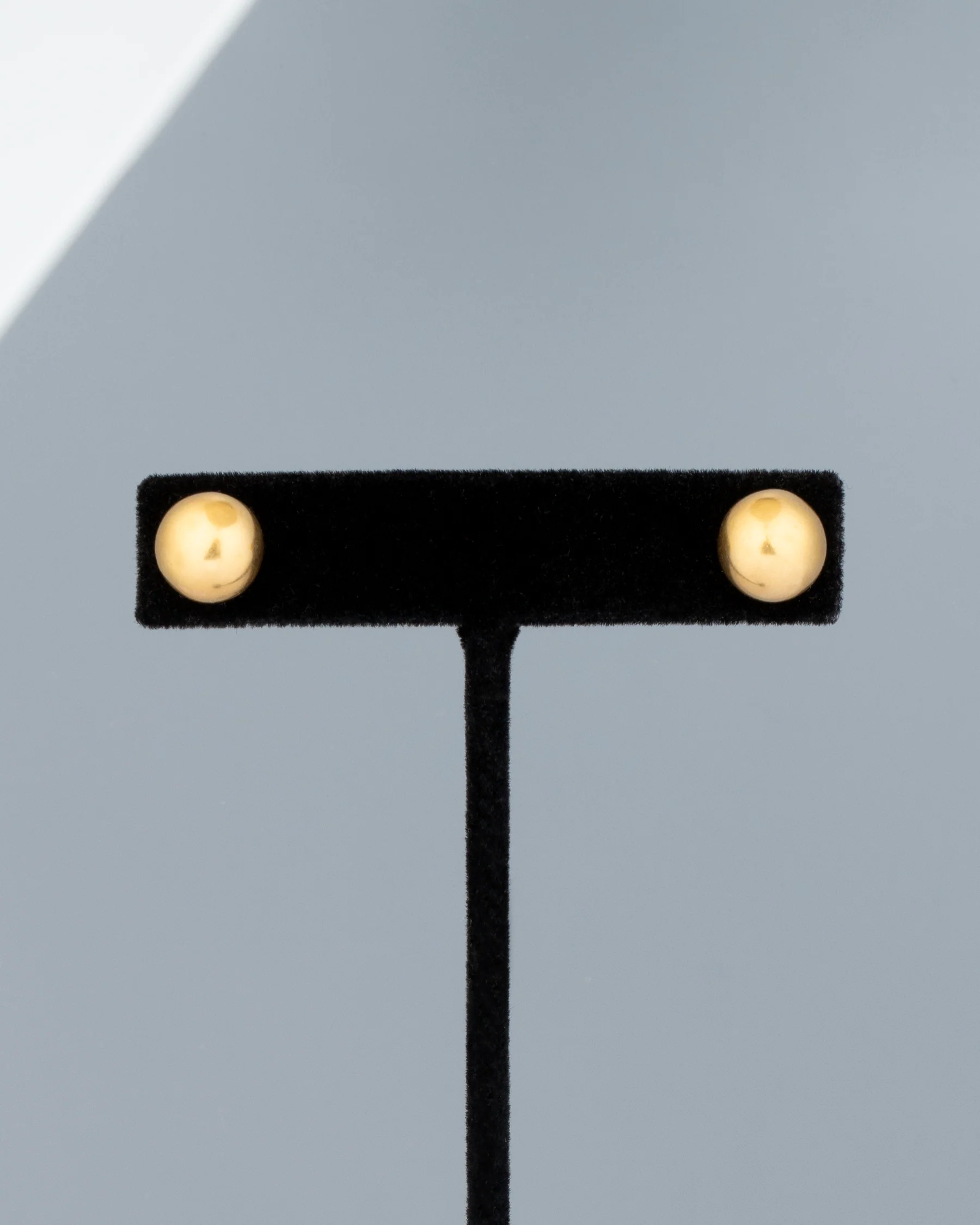 ear M2522 - Image 4