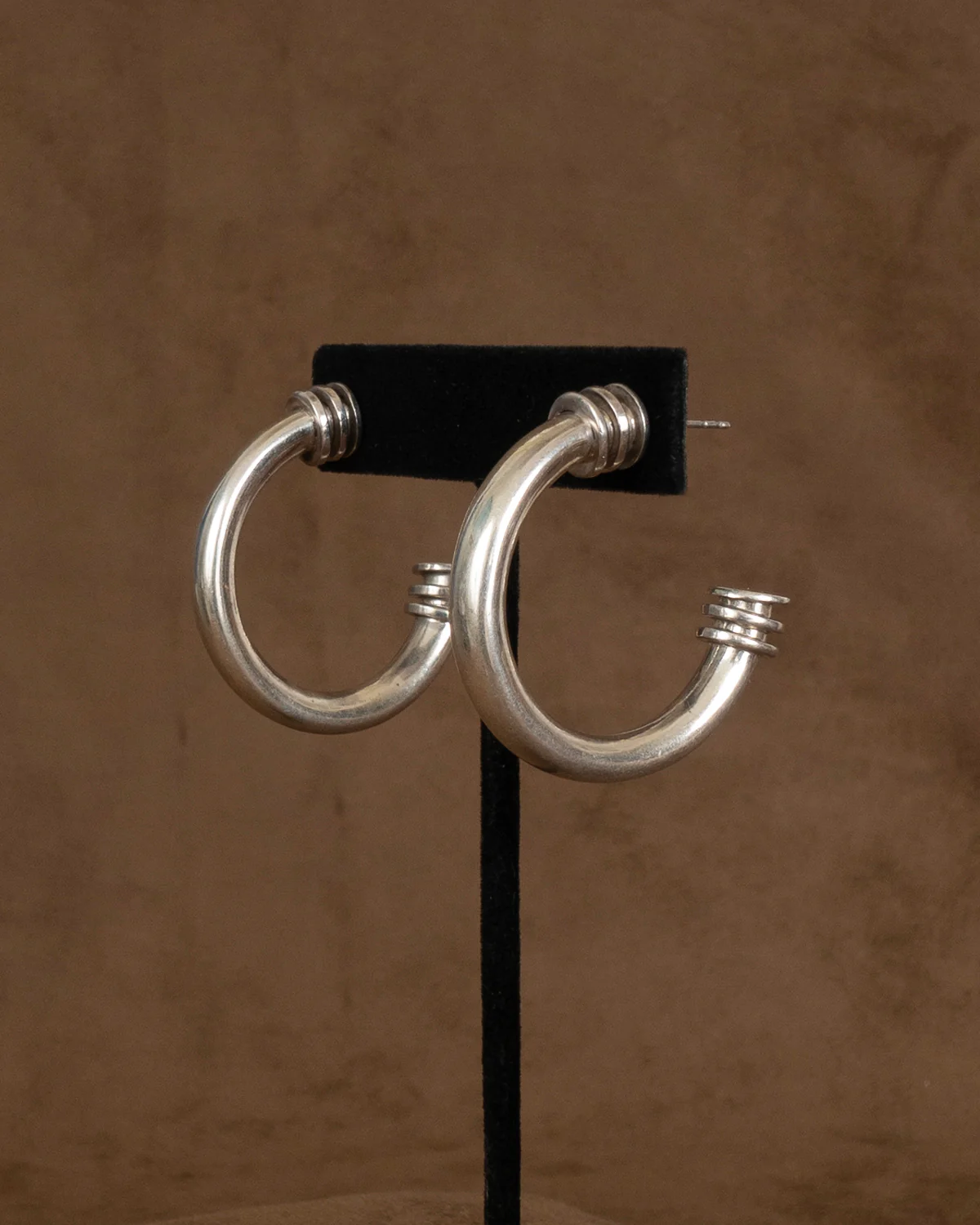 ear D2401