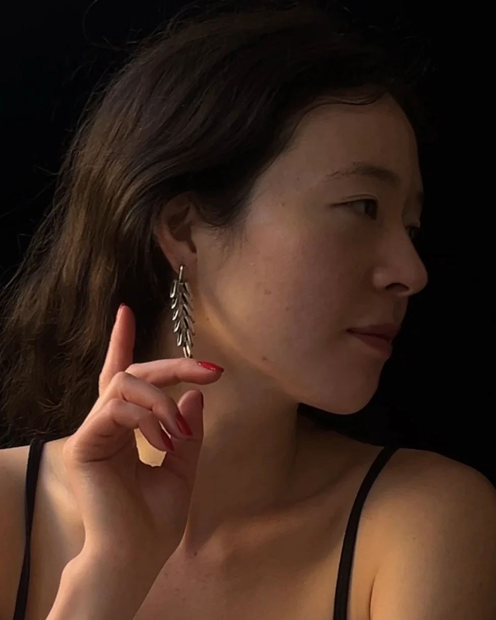 ear D2402 - Image 2