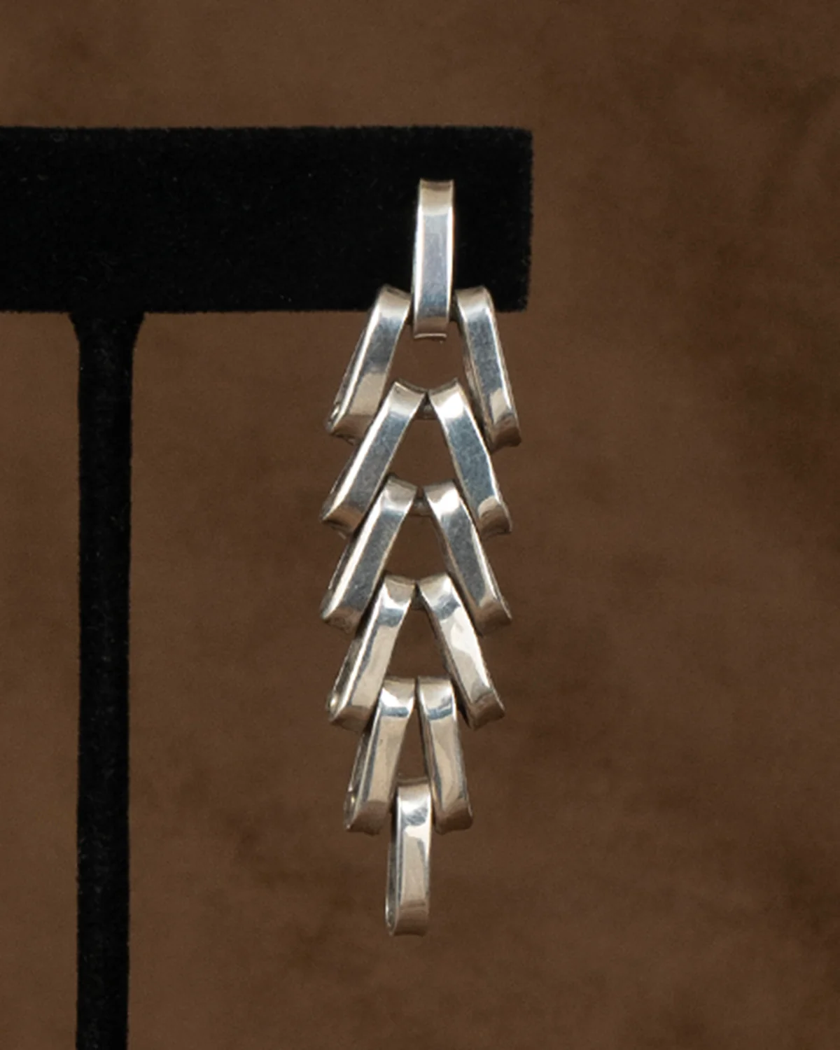ear D2402 - Image 6