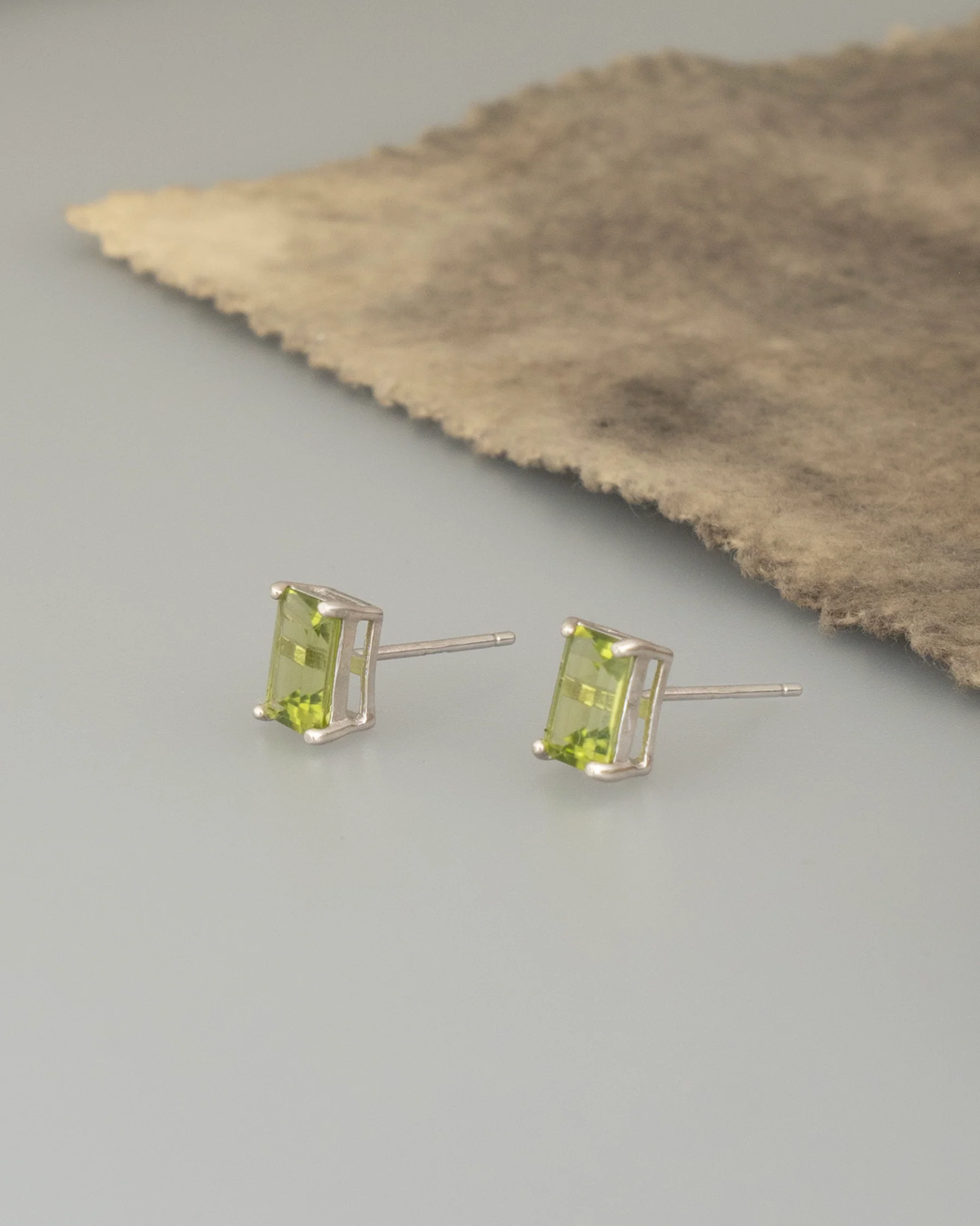 ear N2520 - Image 2