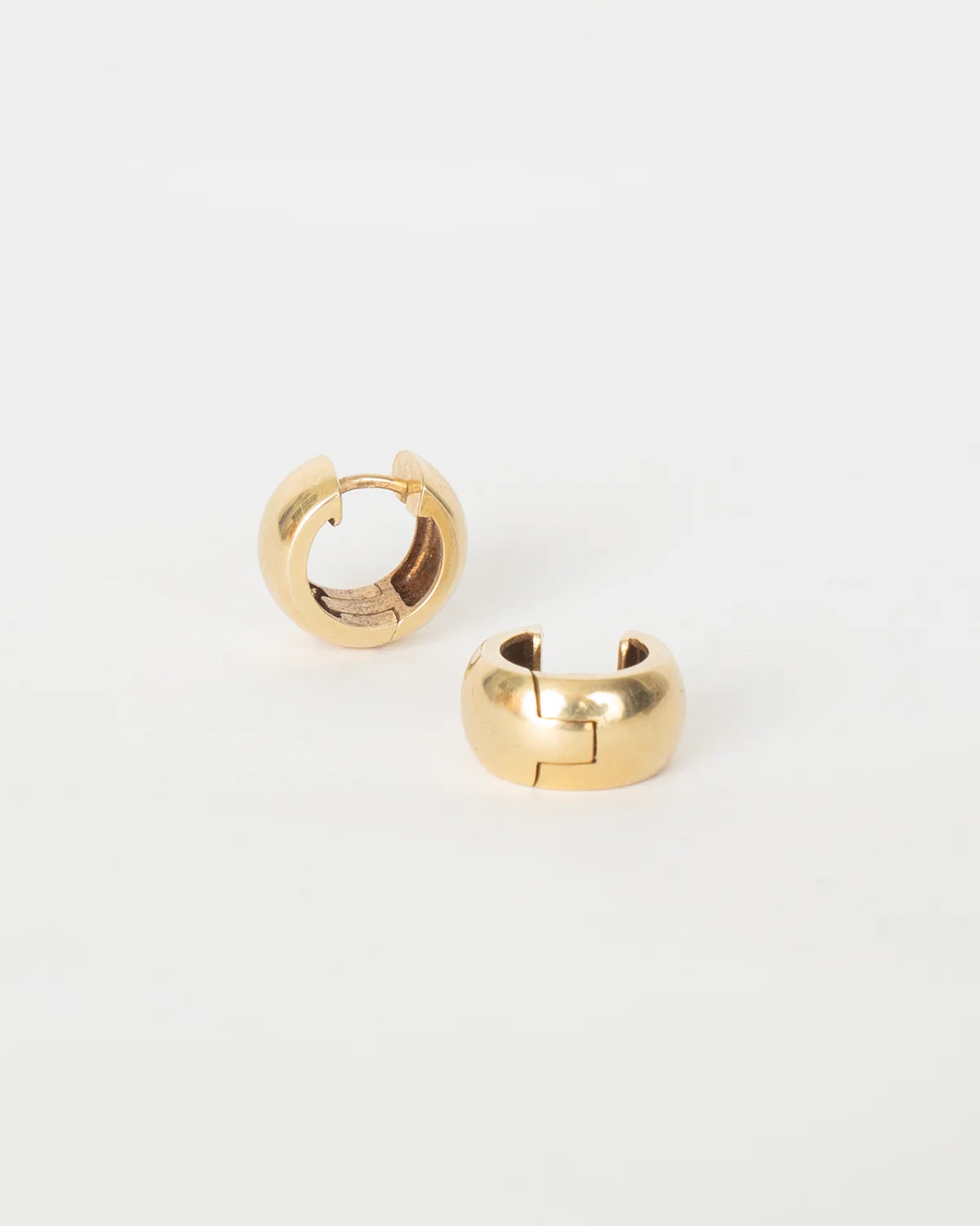 ear O2418