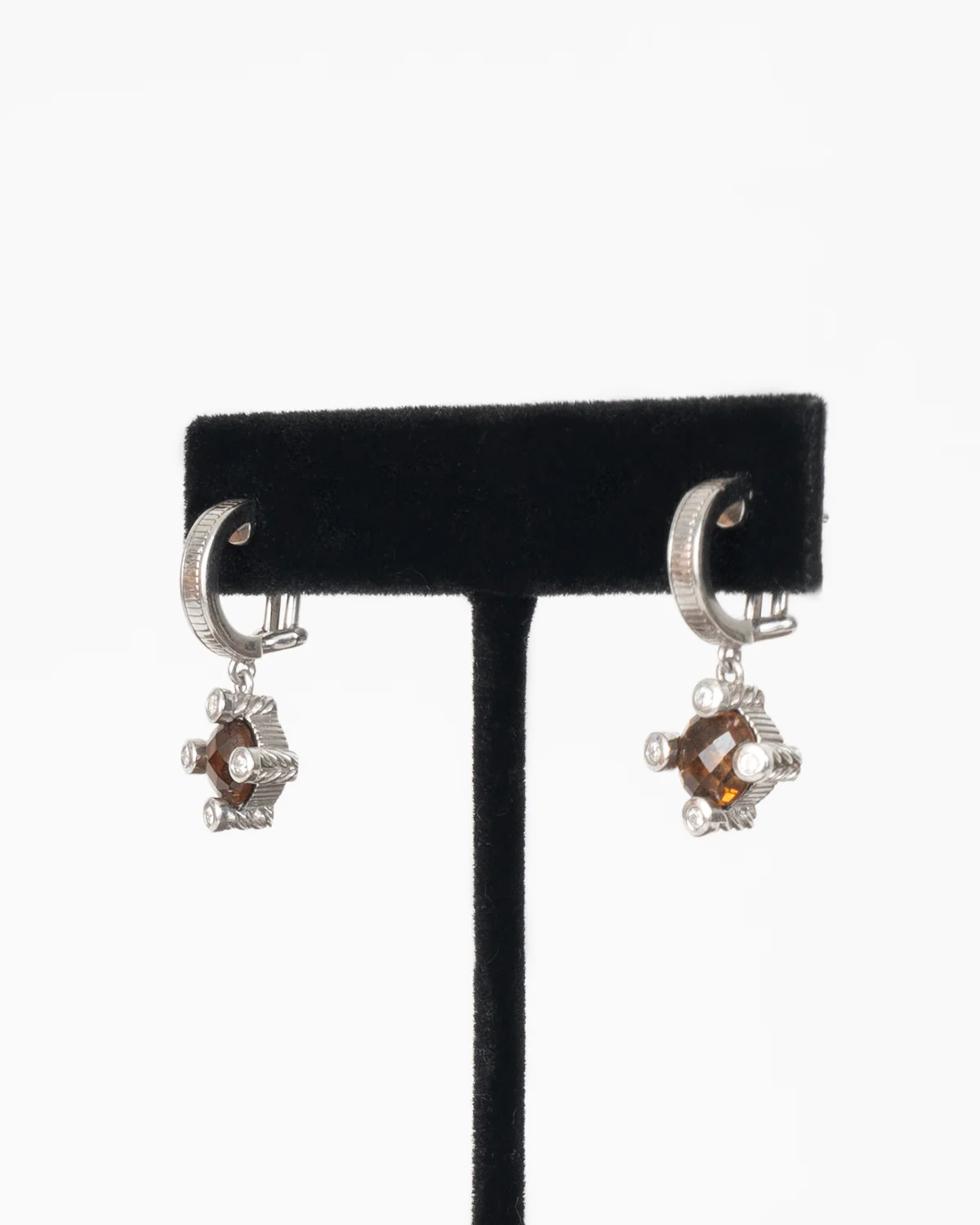ear O2424 - Image 5