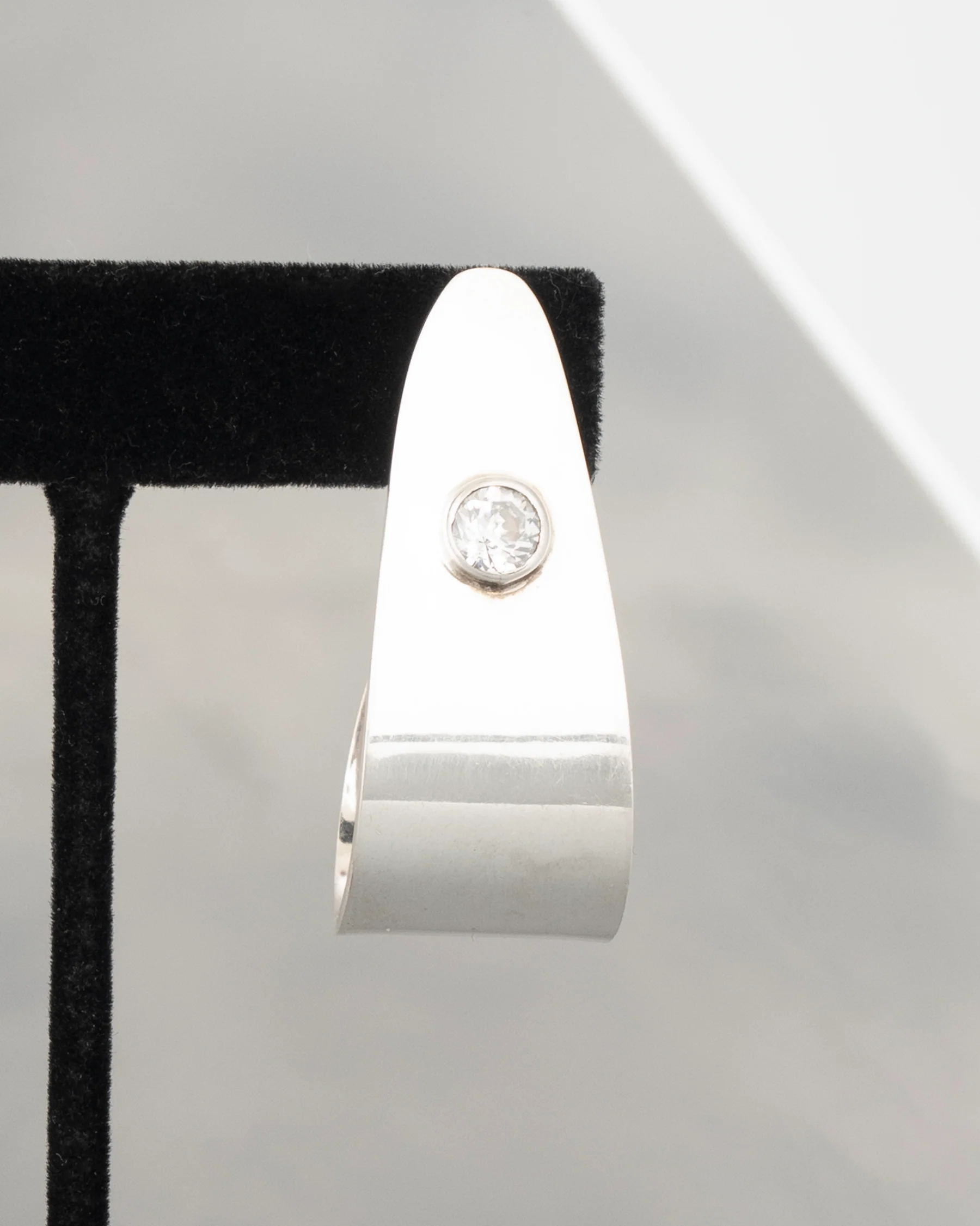 ear O2526 - Image 4