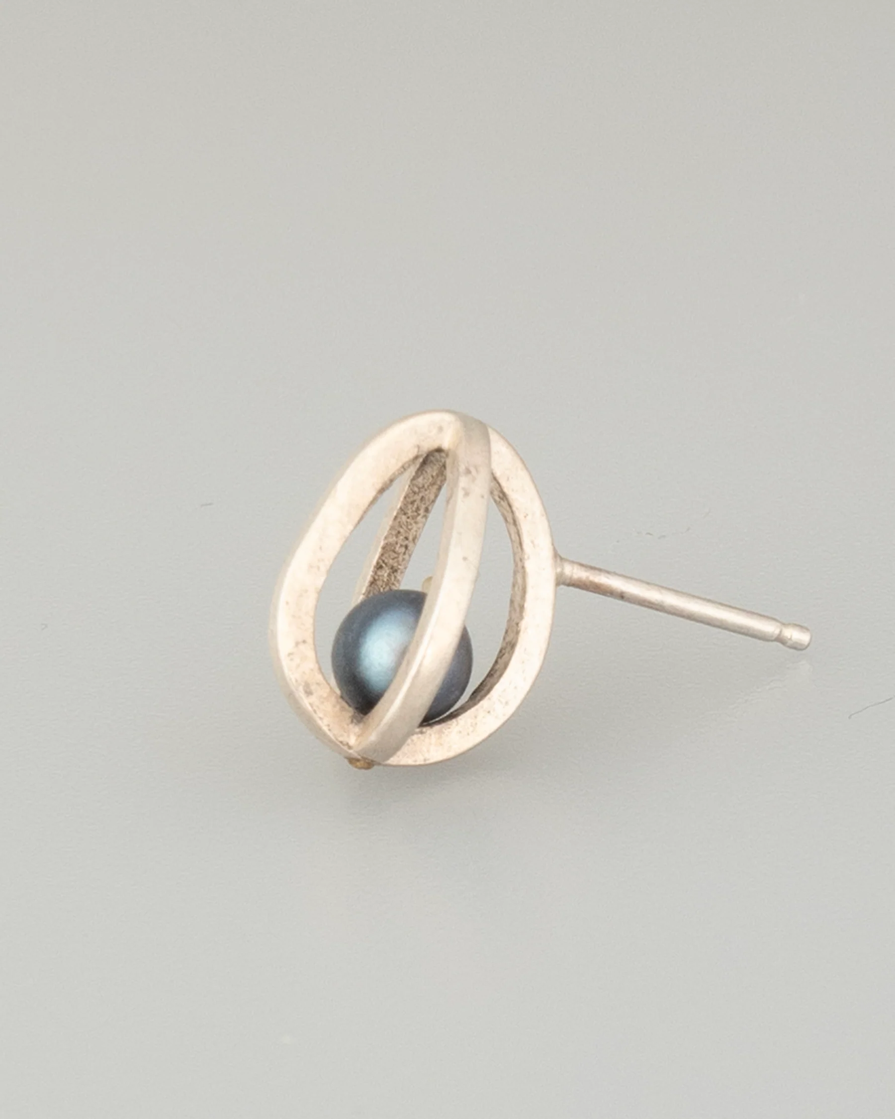 ear O2528 - Image 2