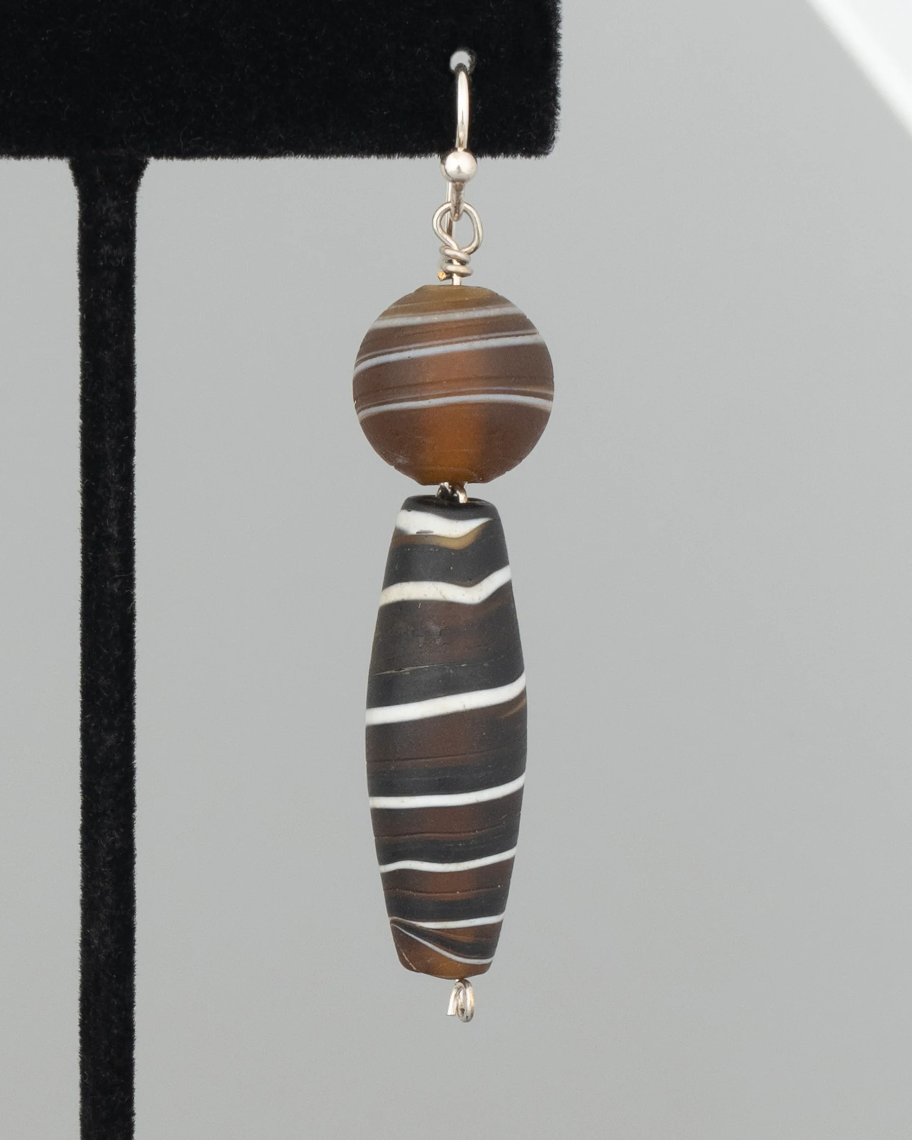 ear O2530 - Image 3
