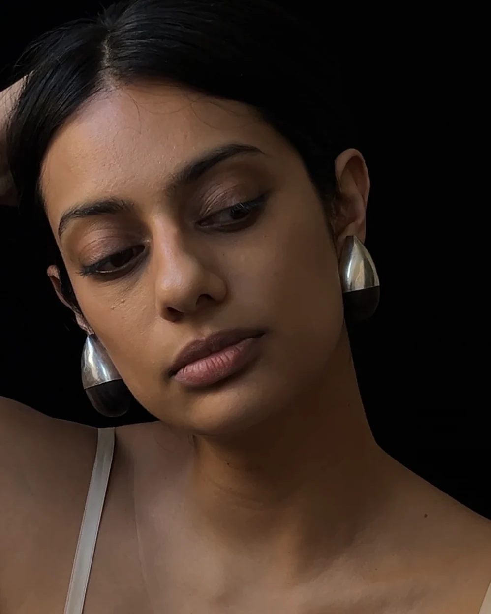 ear O2533 - Image 4