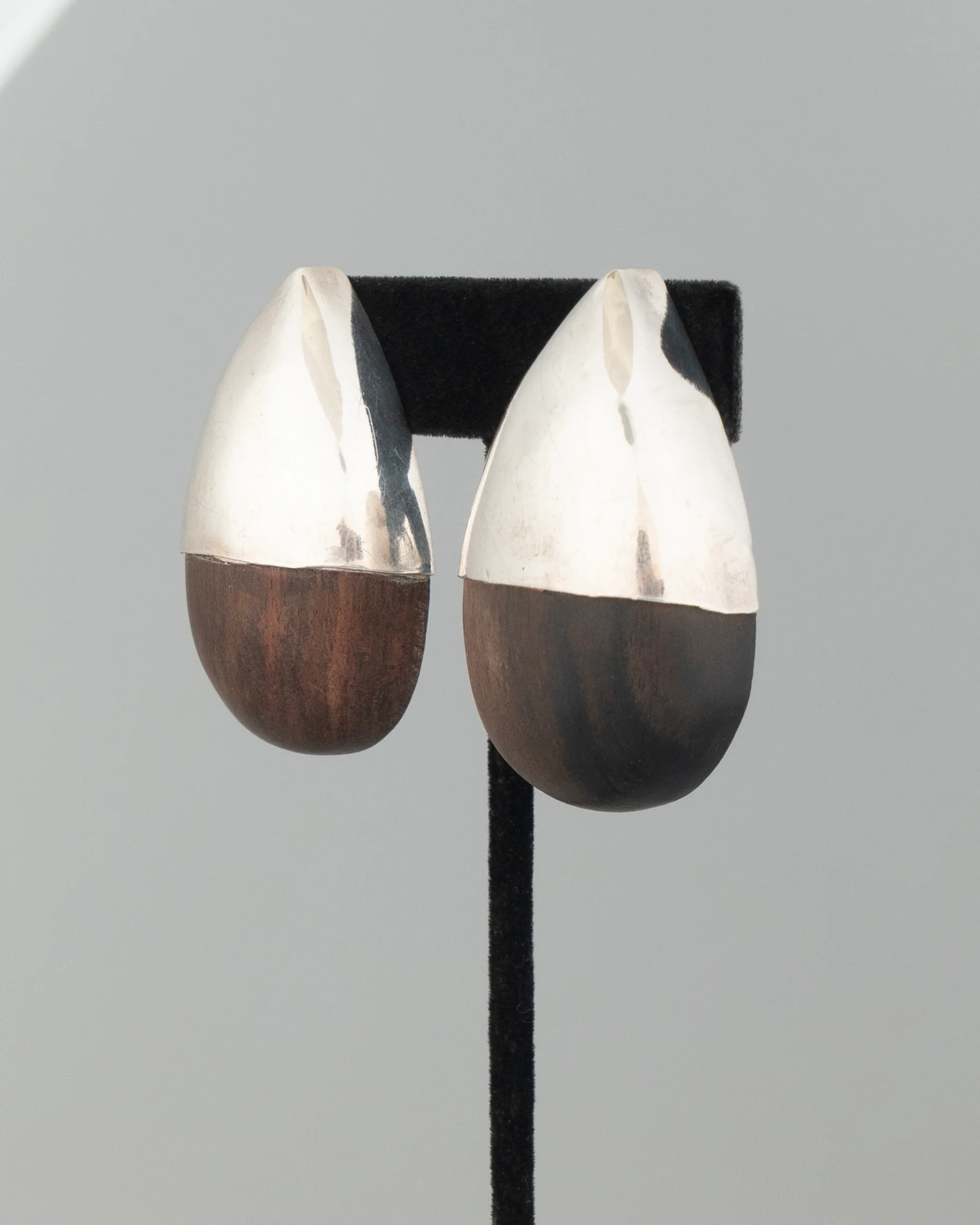 ear O2533 - Image 5