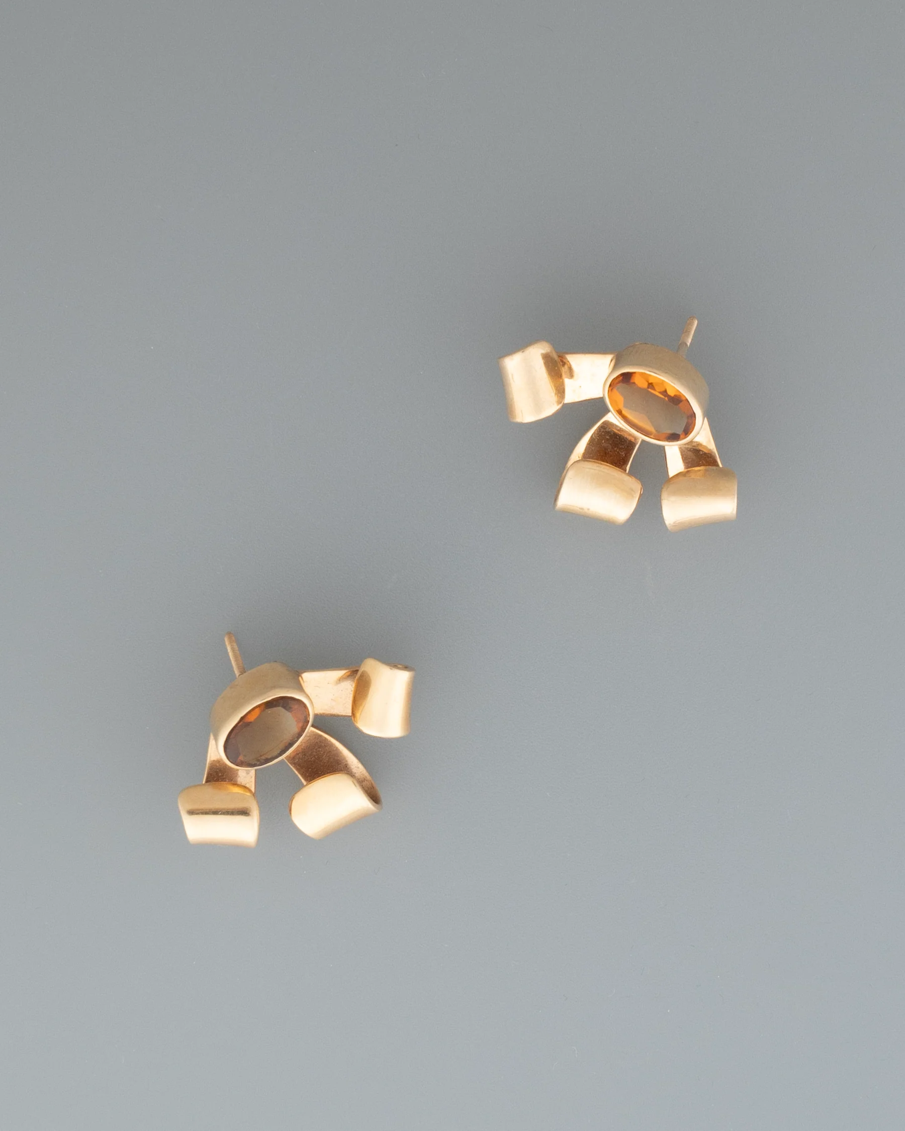 ear O2536 - Image 4