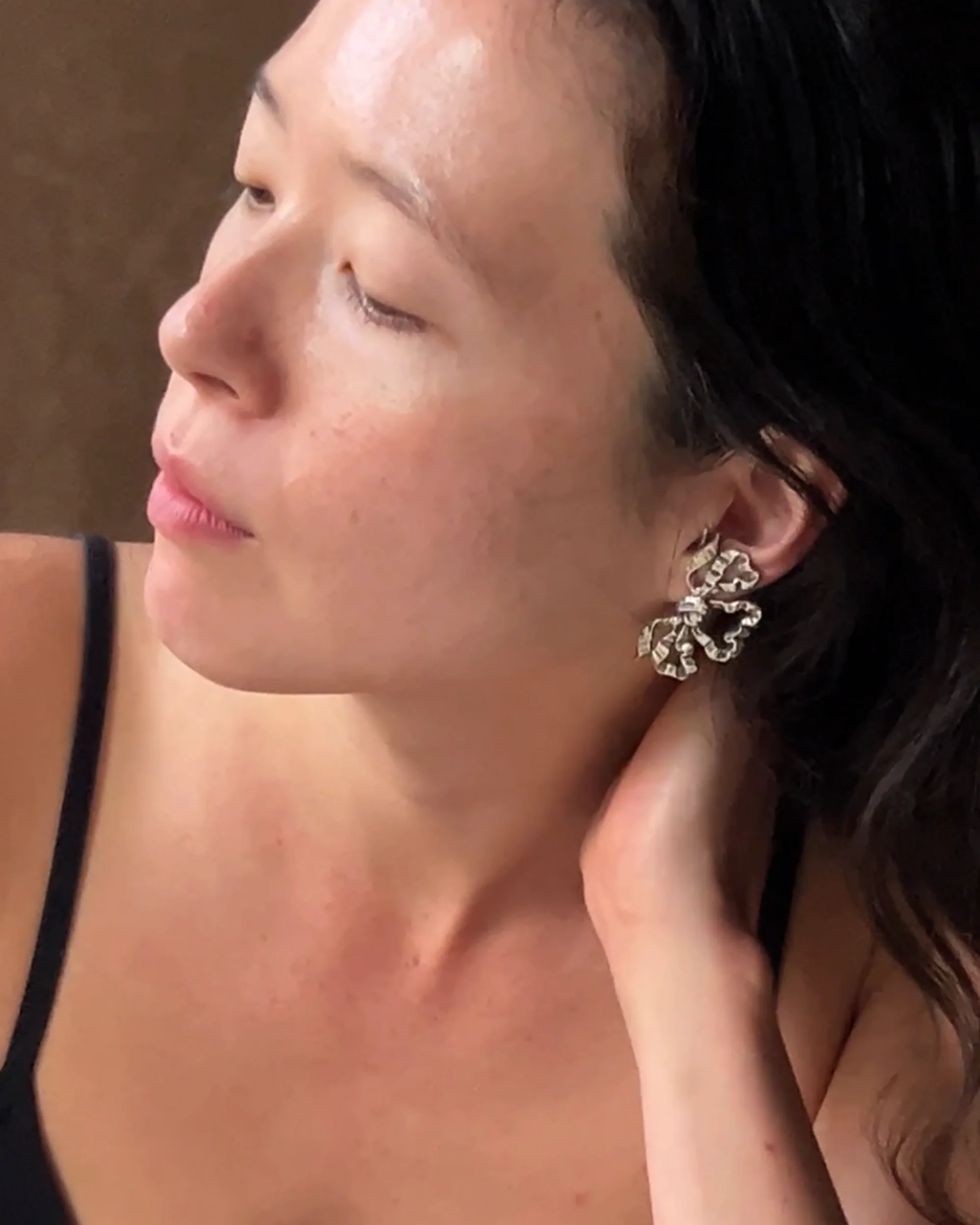 ear S2402 - Image 2